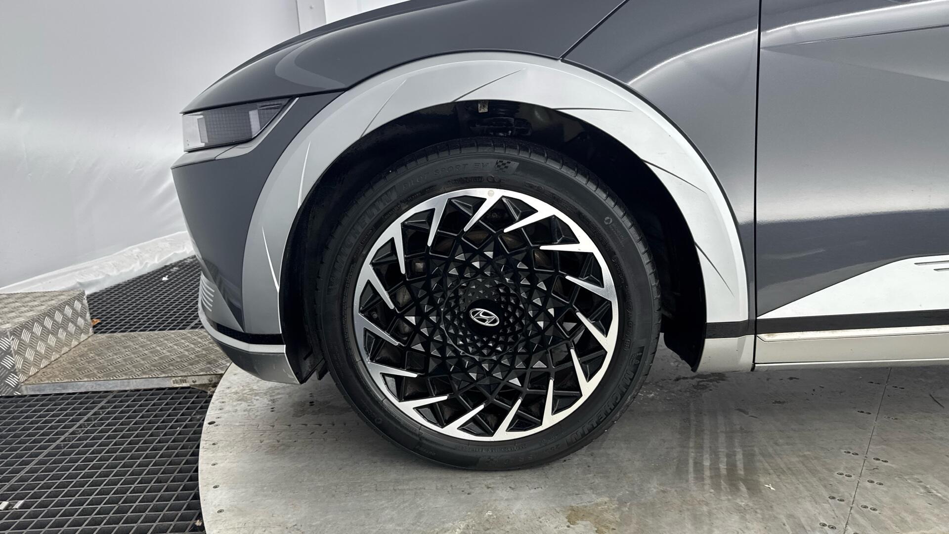 Hyundai Ioniq 5 view 25