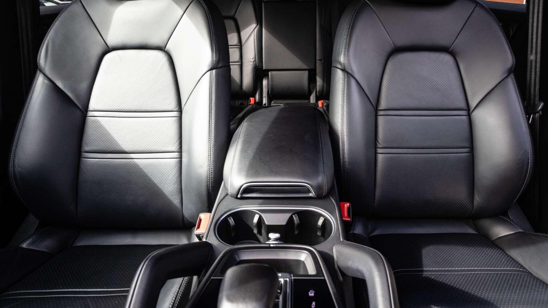 Porsche Cayenne view 15