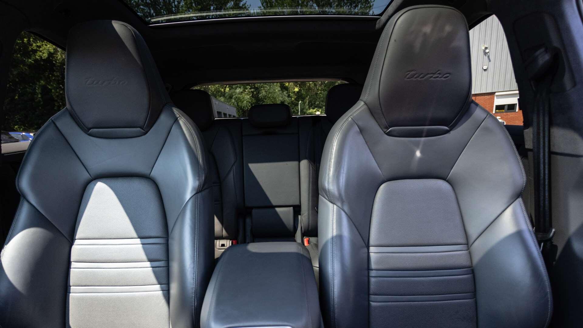 Porsche Cayenne view 15