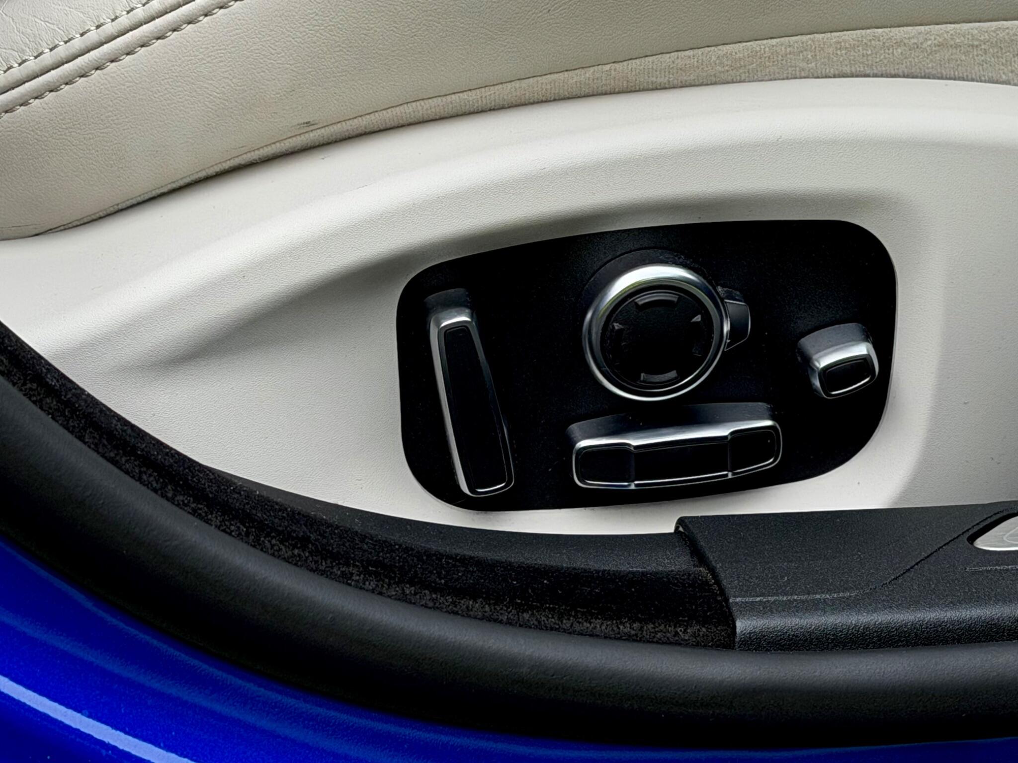 Jaguar Xe view 30
