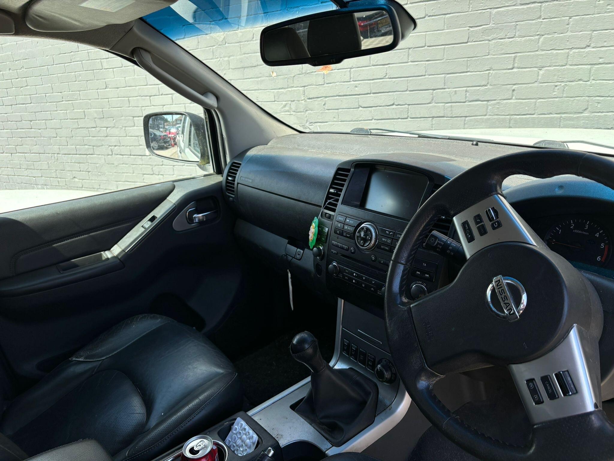 Nissan Navara view 10