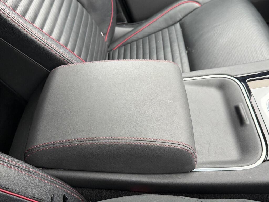 Land Rover Discovery Sport view 42