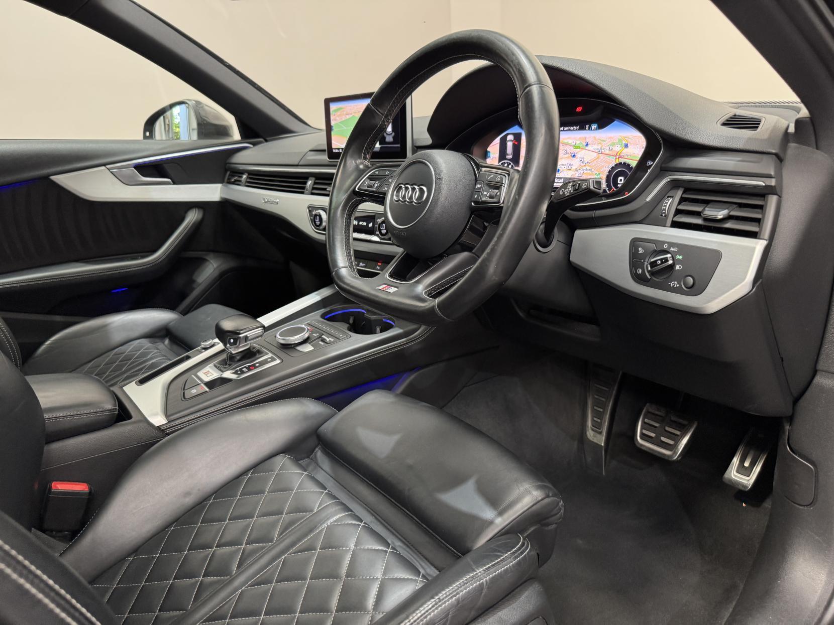 Audi S4 Avant view 20