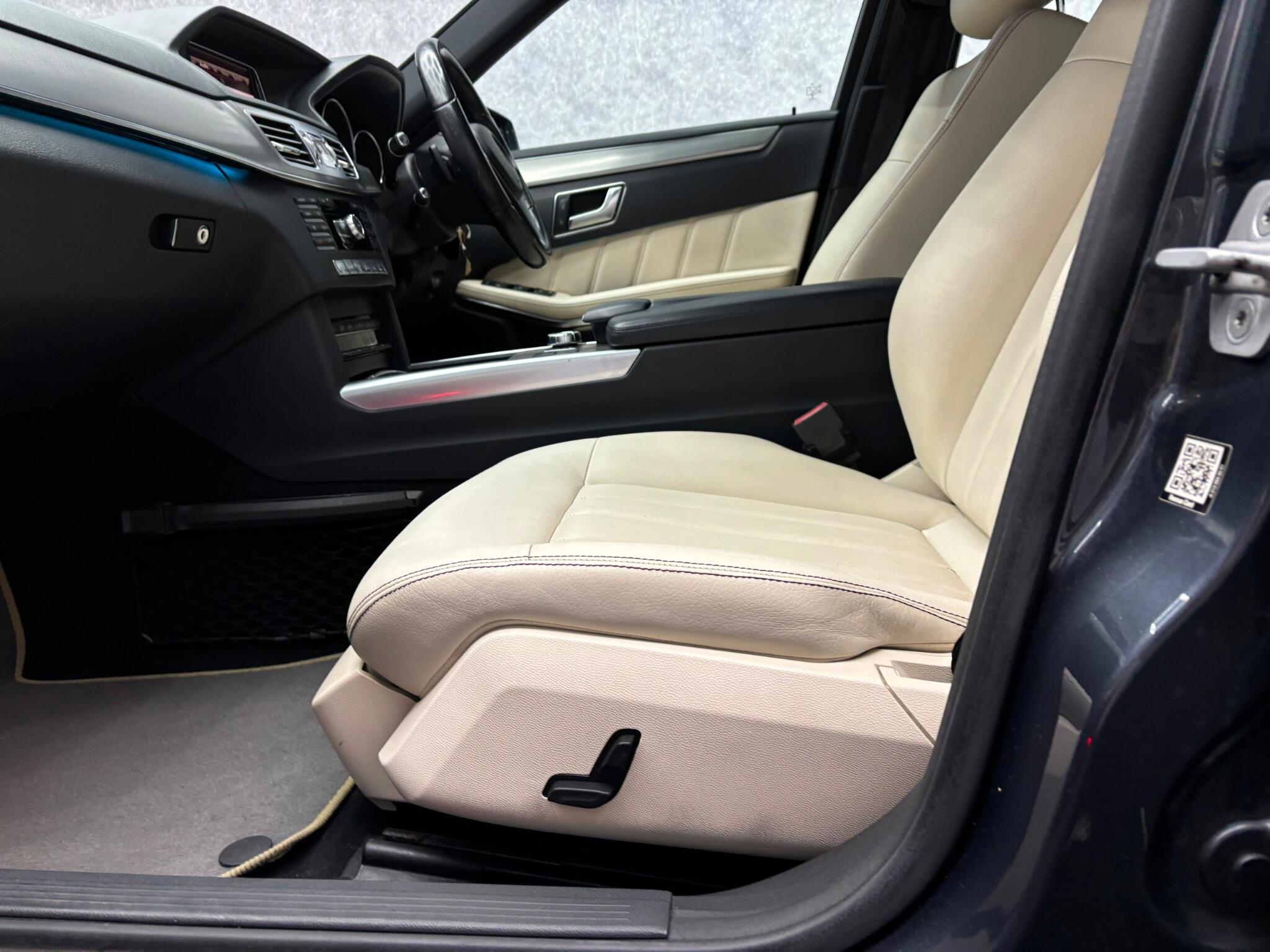 Mercedes-Benz E Class view 30