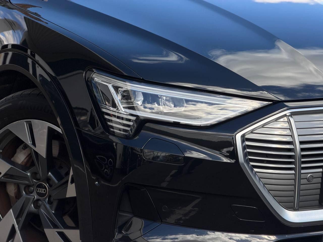 Audi E-Tron view 65