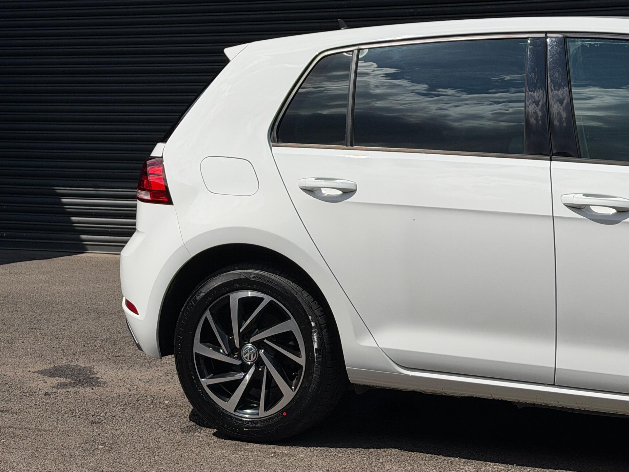 Volkswagen Golf view 10