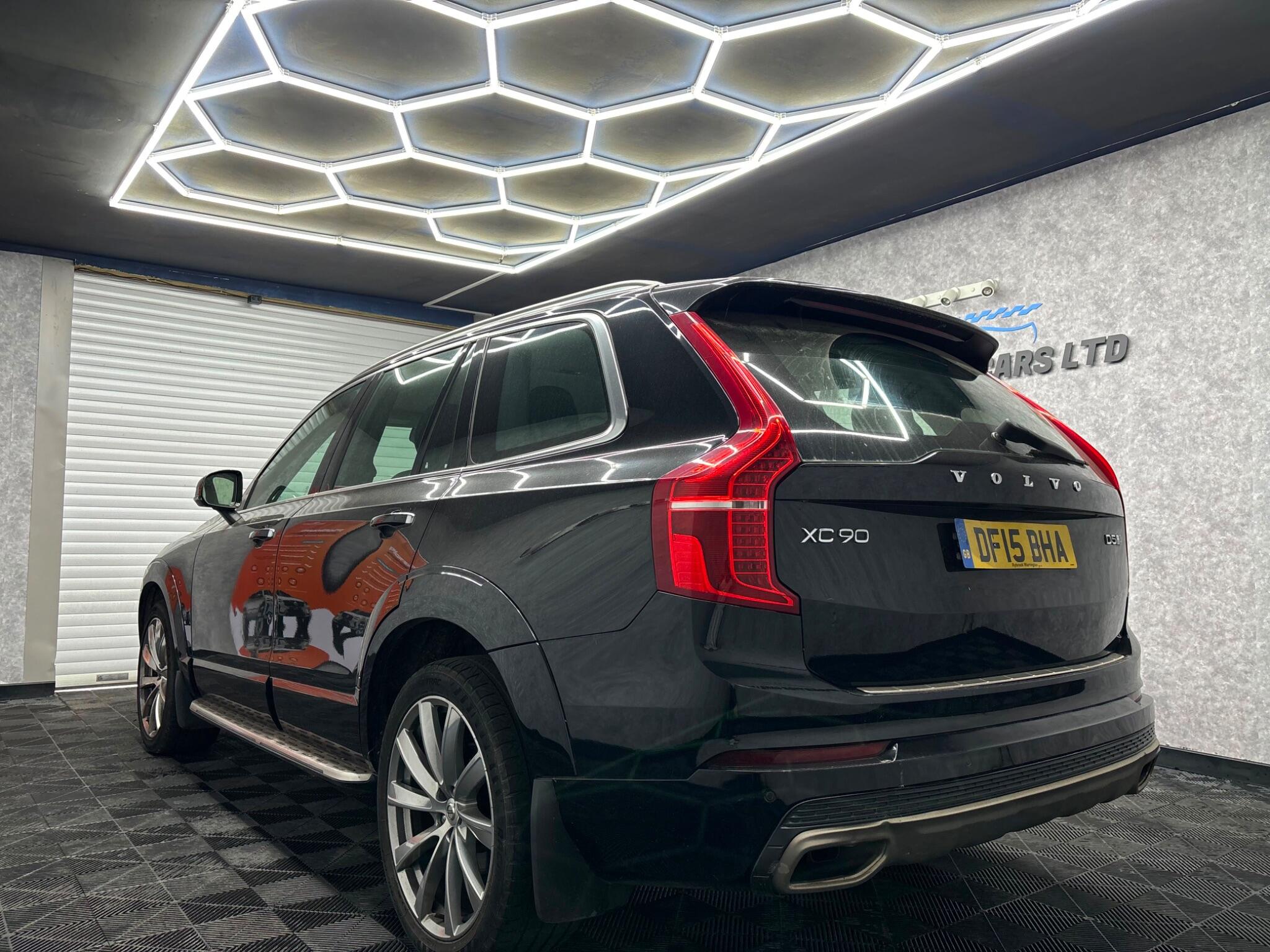 Volvo XC90 view 2