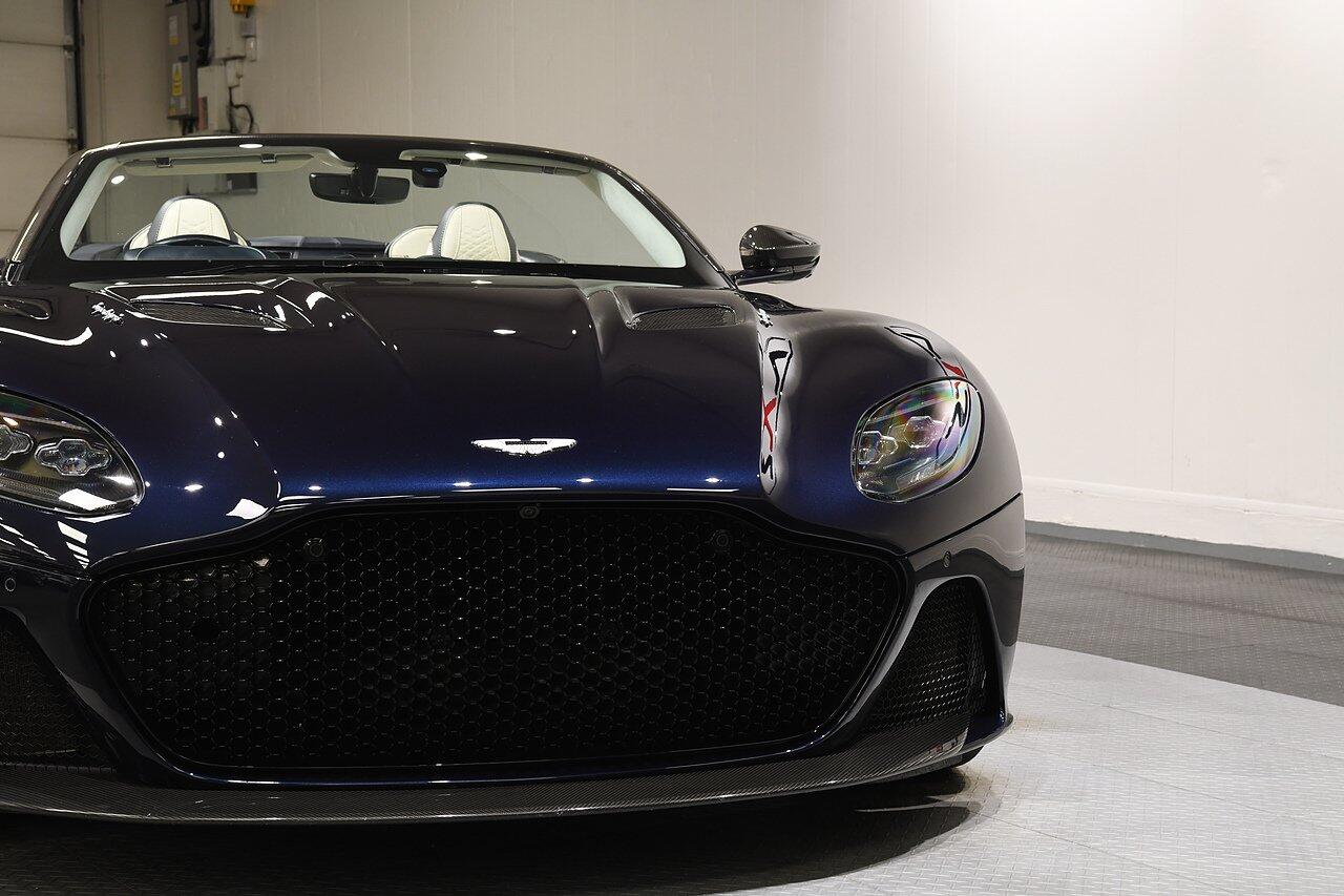 Aston Martin DBS view 32