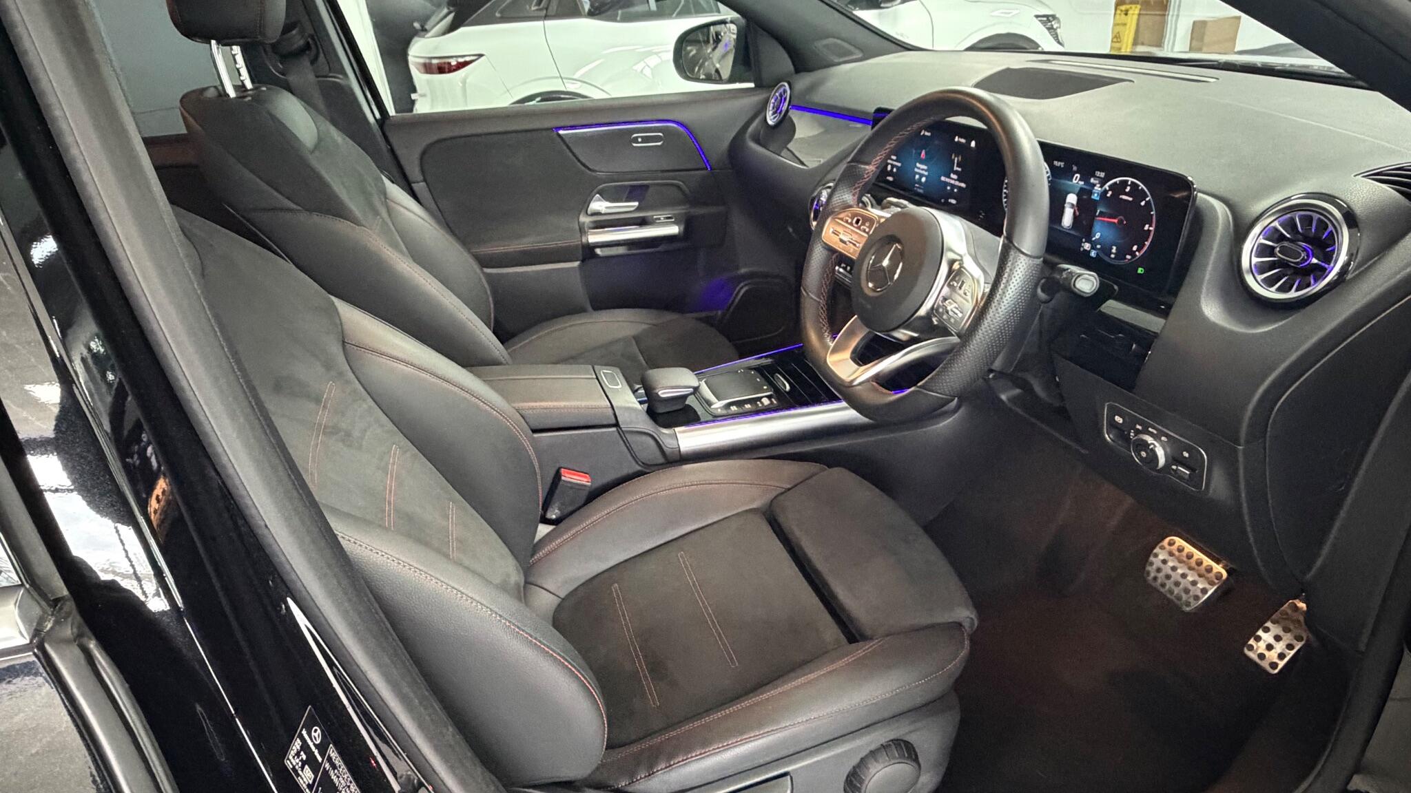 Mercedes-Benz Gla view 11