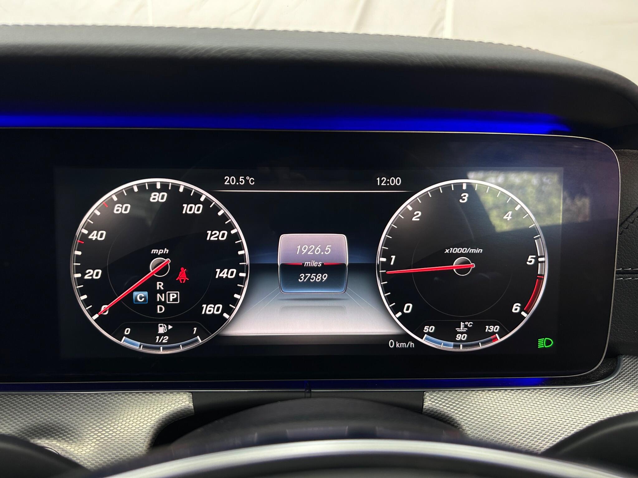 Mercedes-Benz E-Class view 37