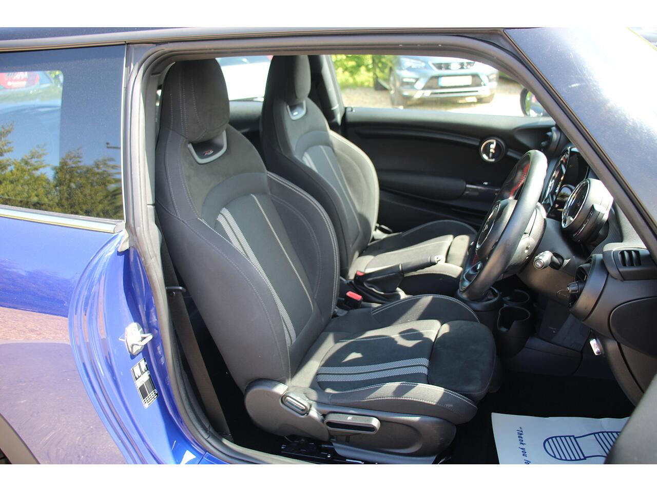 Mini Cooper view 15