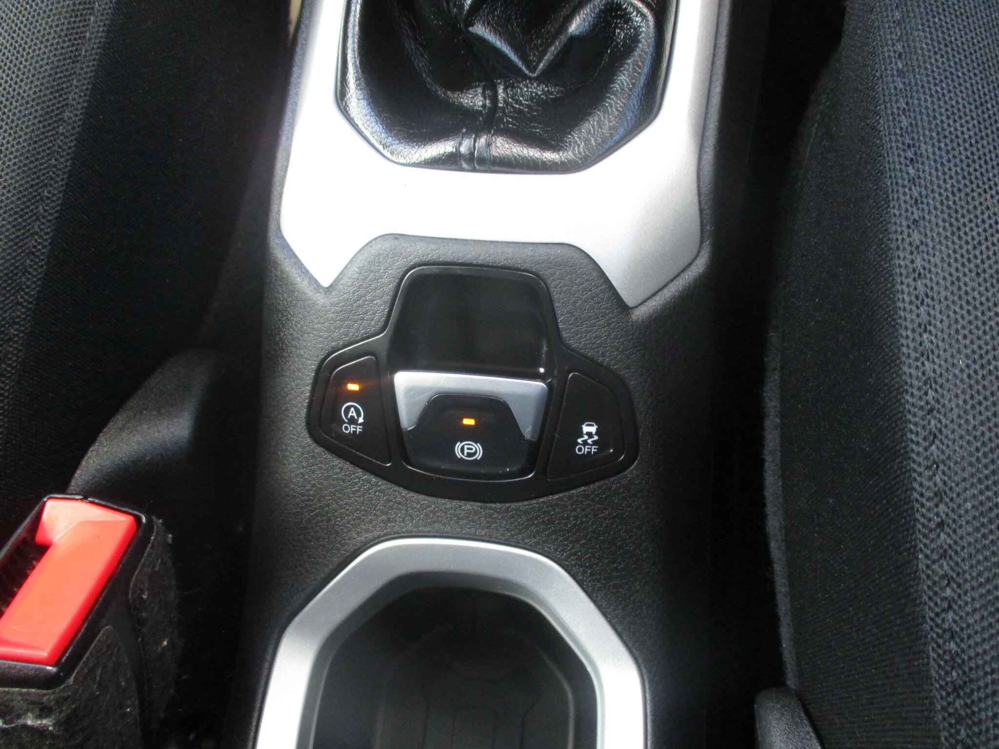 Jeep Renegade view 43