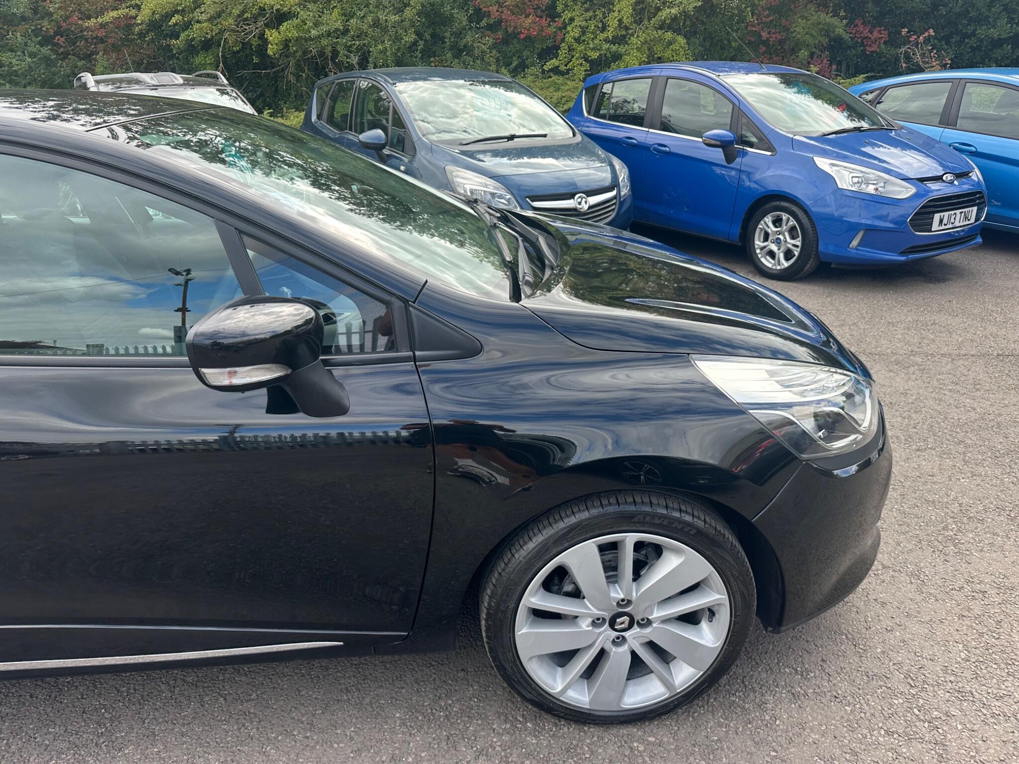 Renault Clio view 49