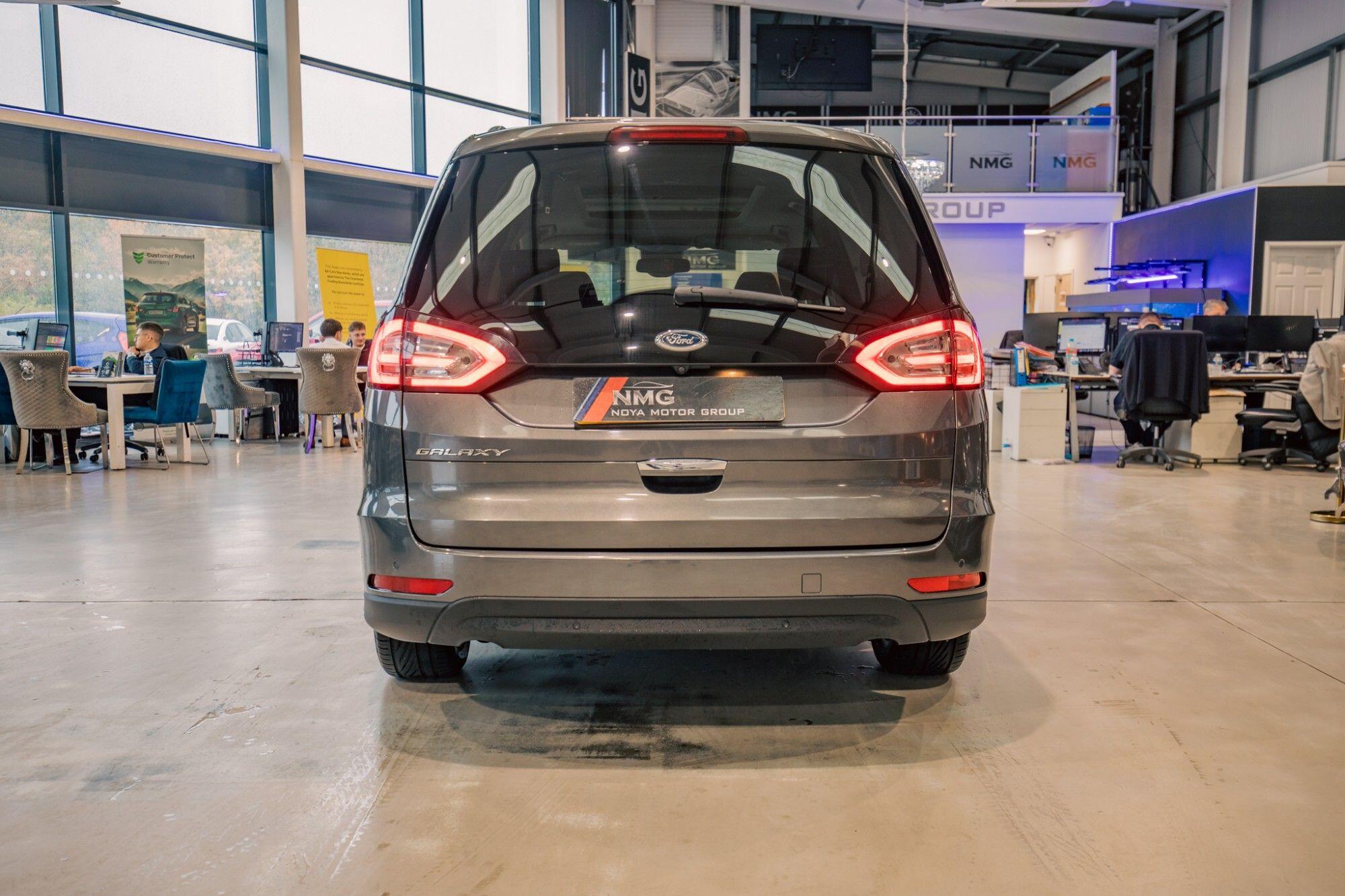 Ford Galaxy view 28
