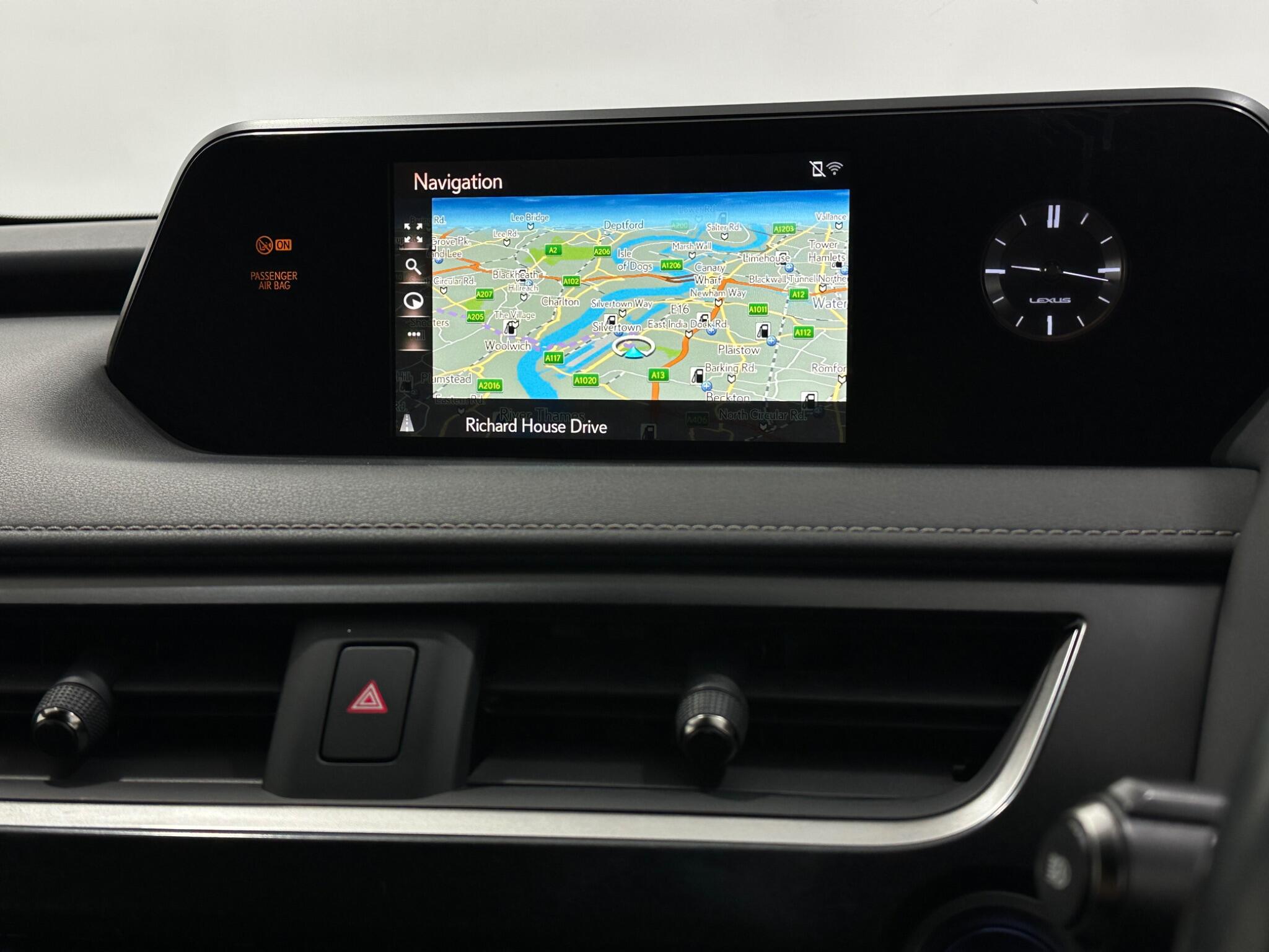 Lexus UX view 23