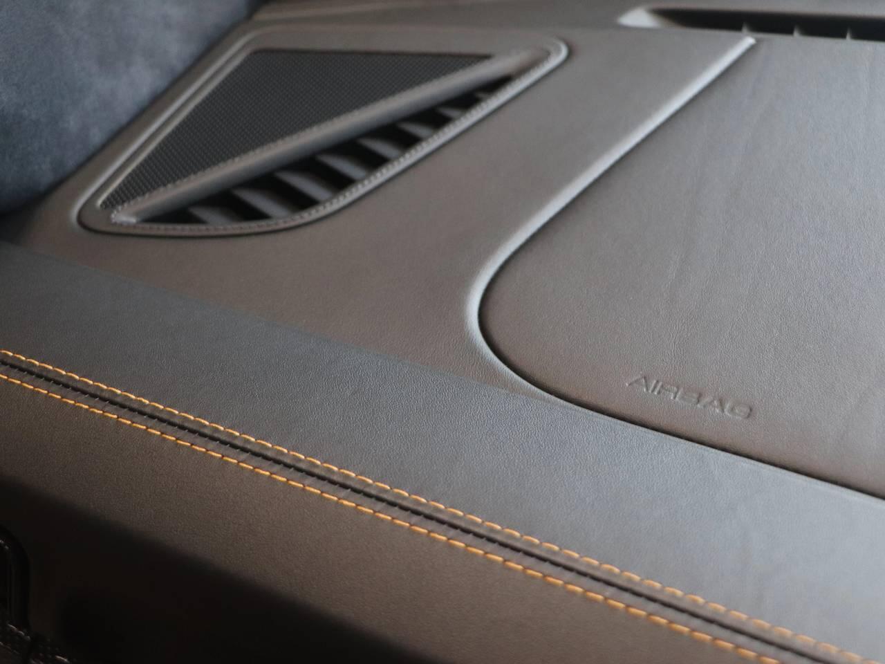 Porsche 911 view 36