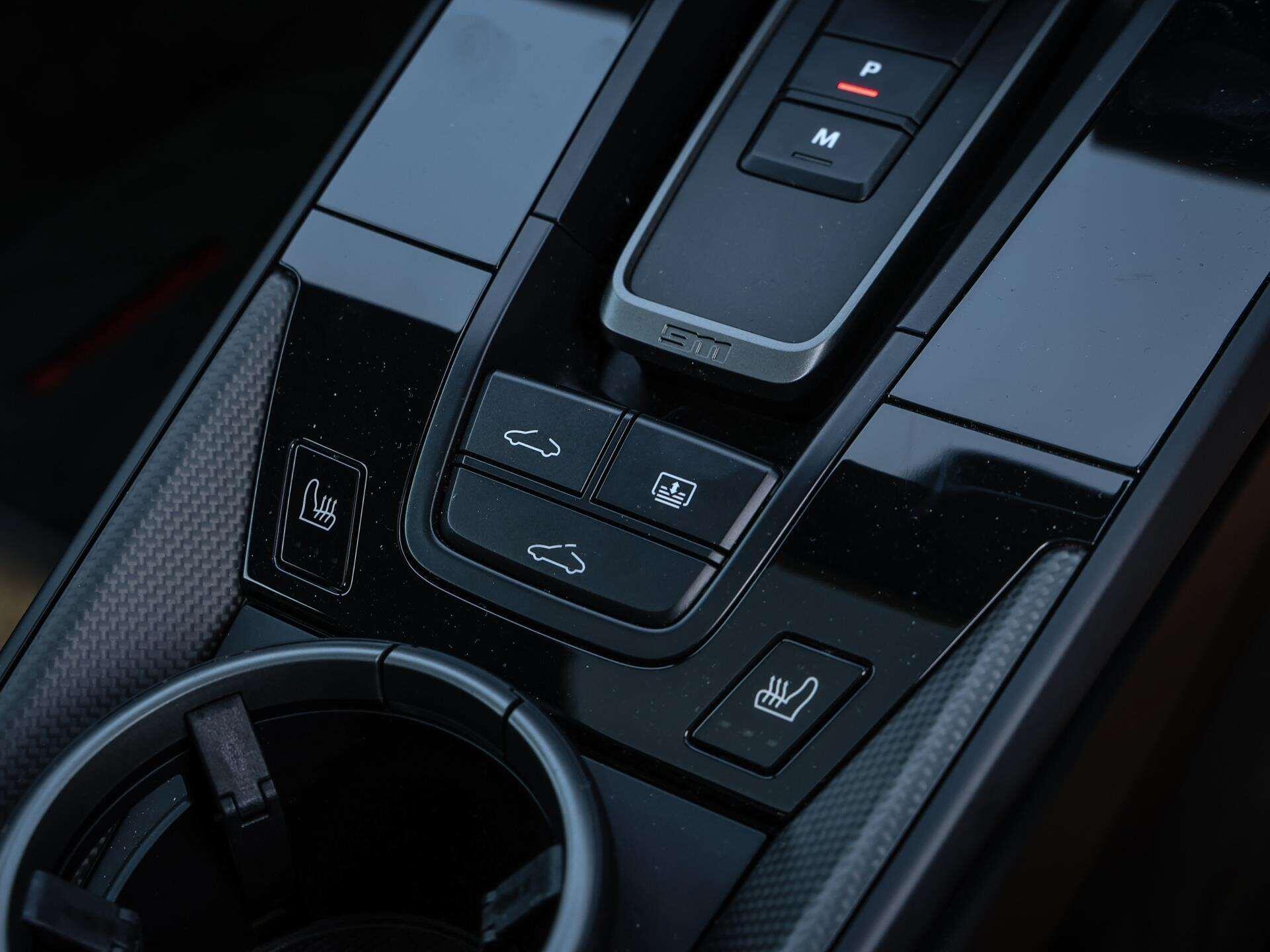 Porsche 911 view 22