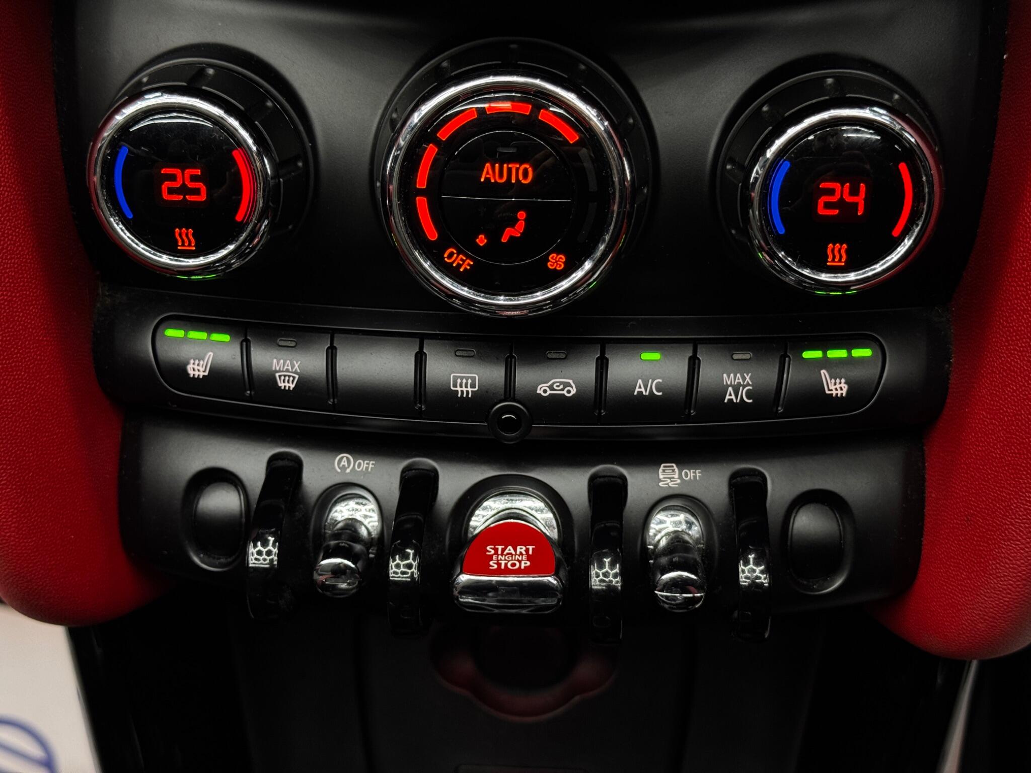 Mini Convertible view 26