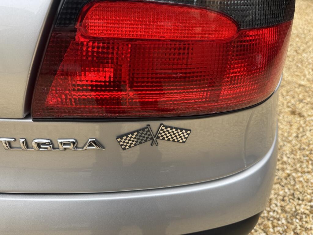 Vauxhall Tigra view 12