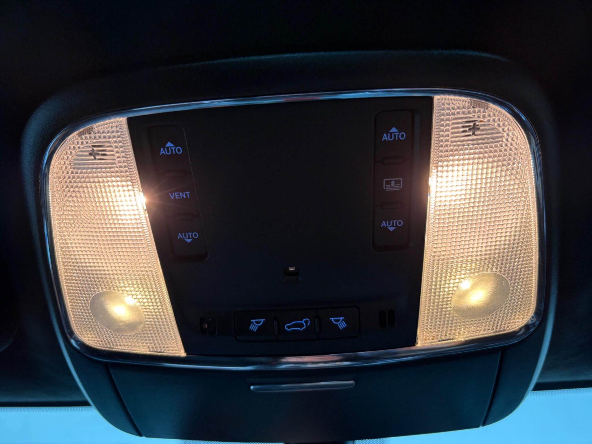 Jeep Grand Cherokee view 21