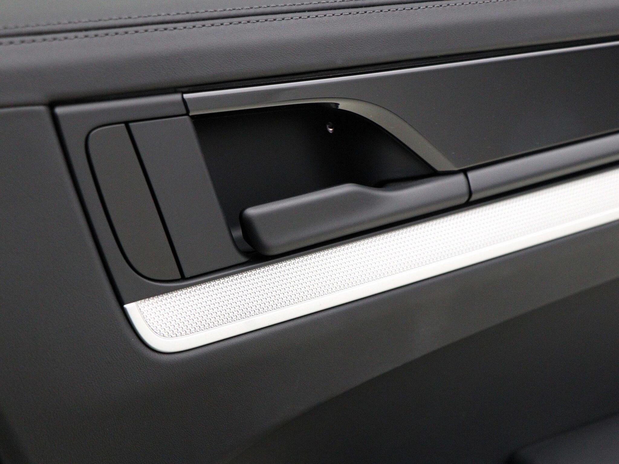 Porsche Cayenne view 31