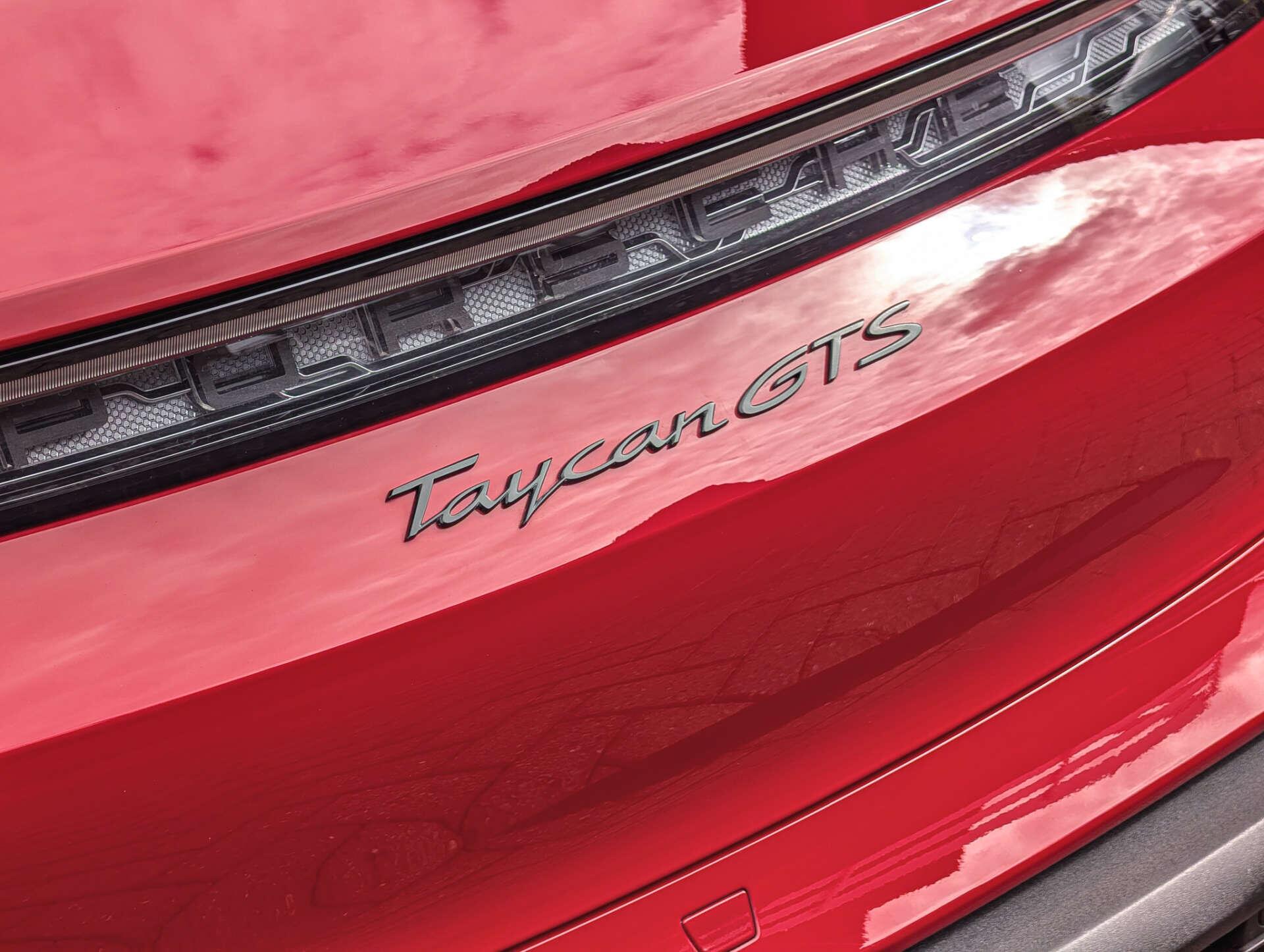 Porsche Taycan view 18
