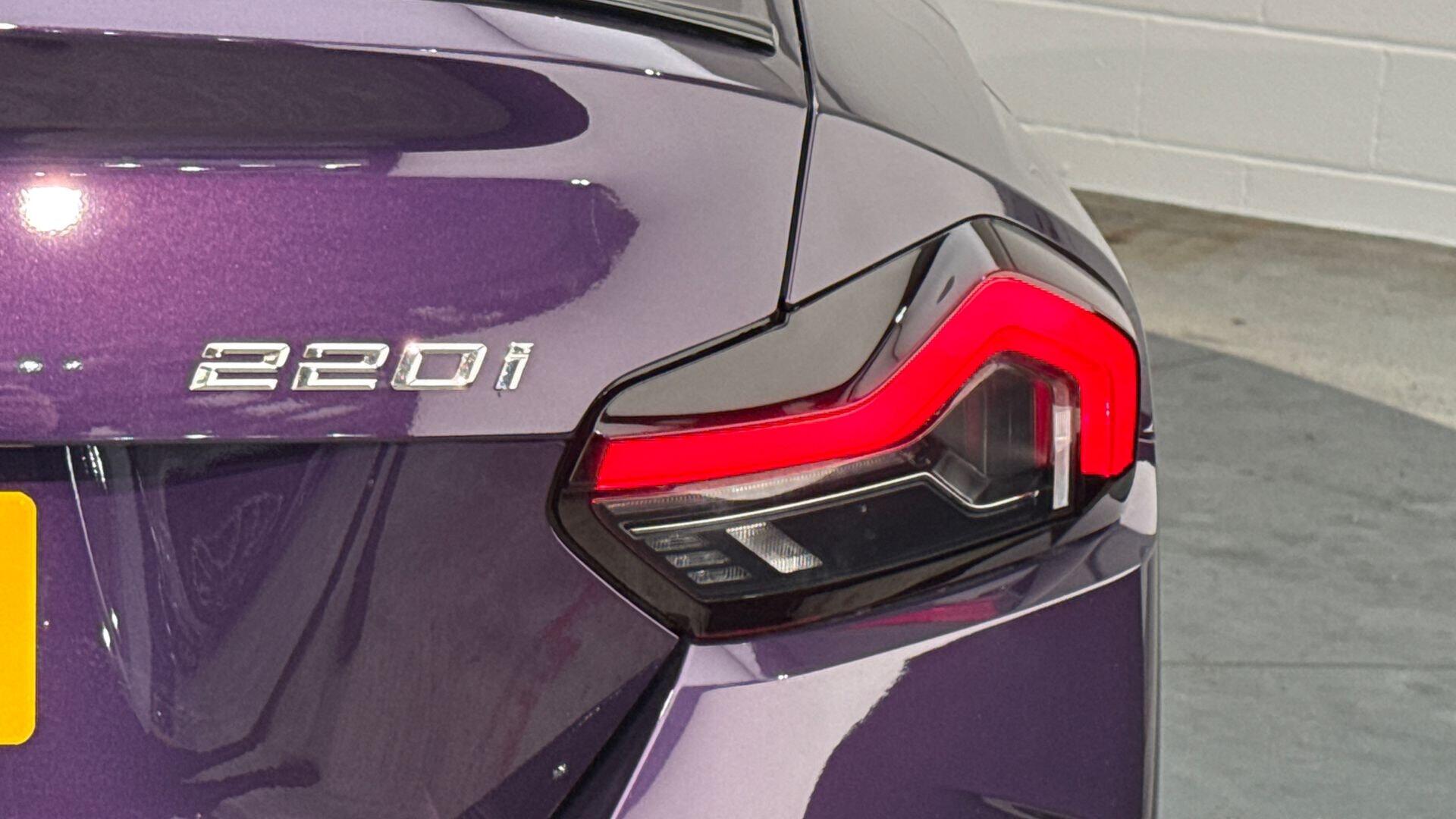 BMW 2 Series view 22