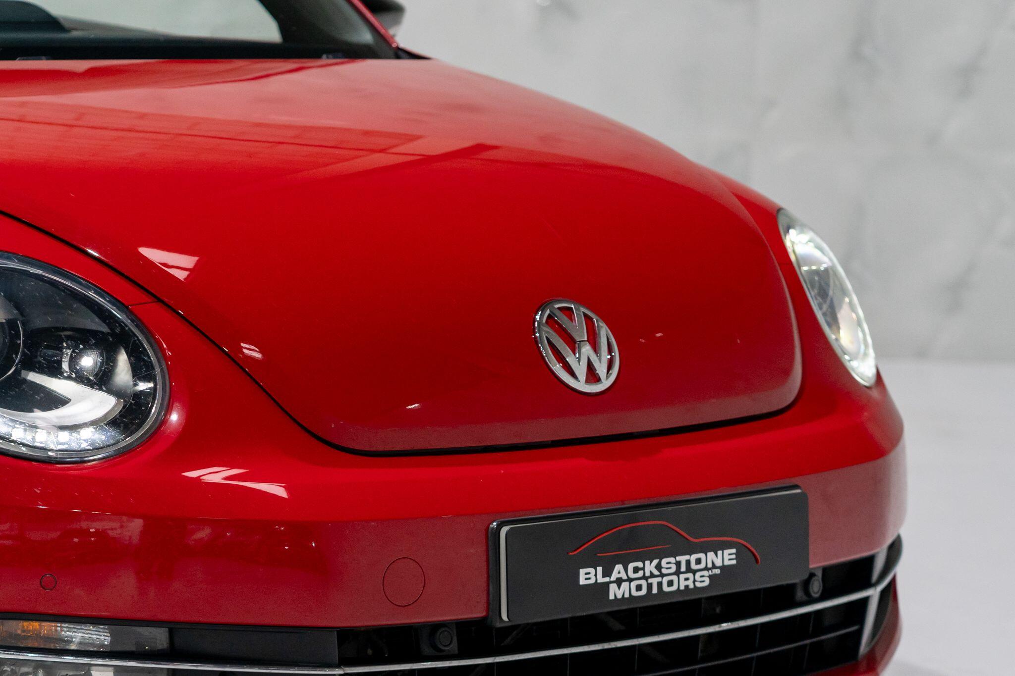 Volkswagen Beetle view 10