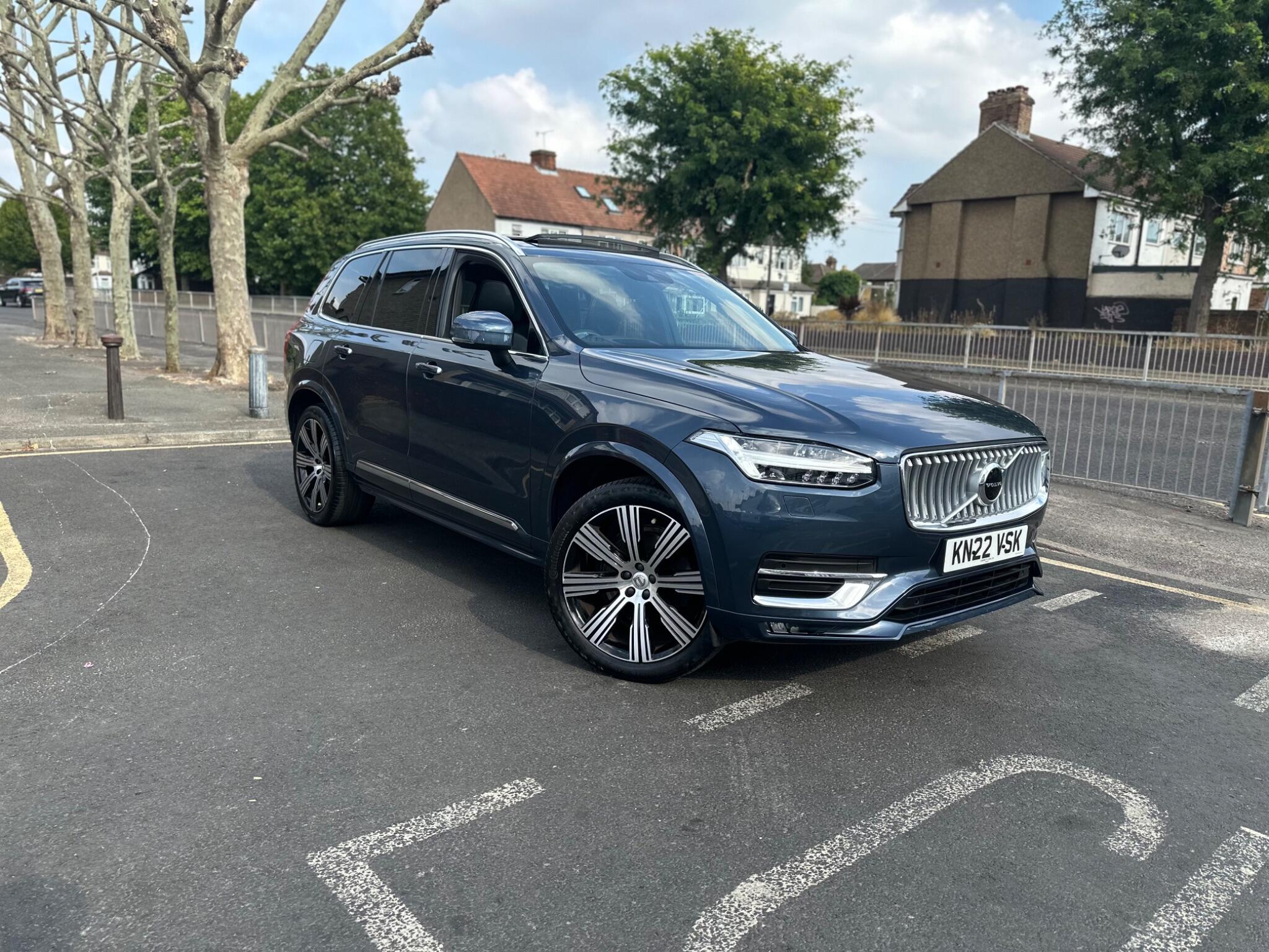 Volvo XC90 view 5