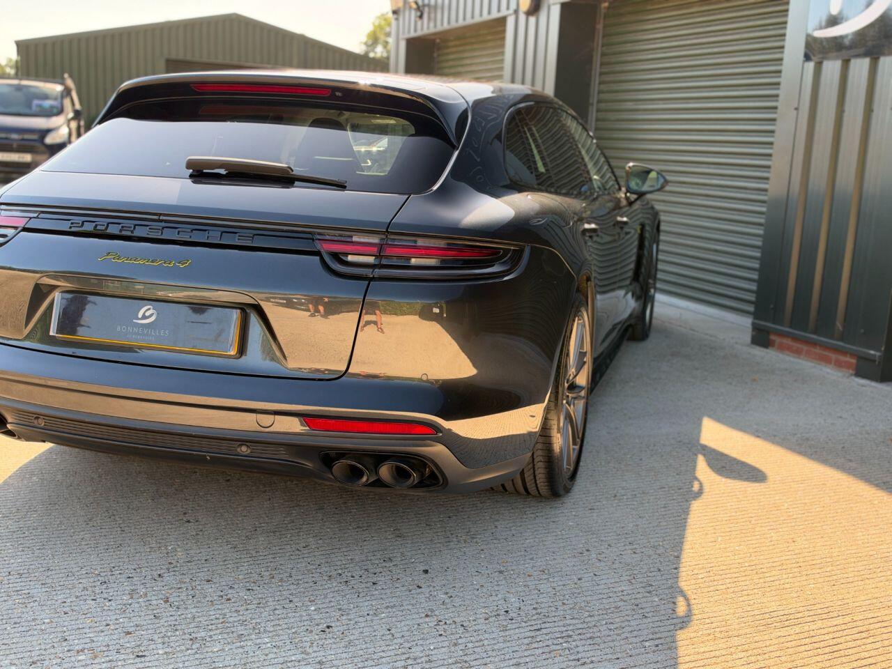 Porsche Panamera view 22
