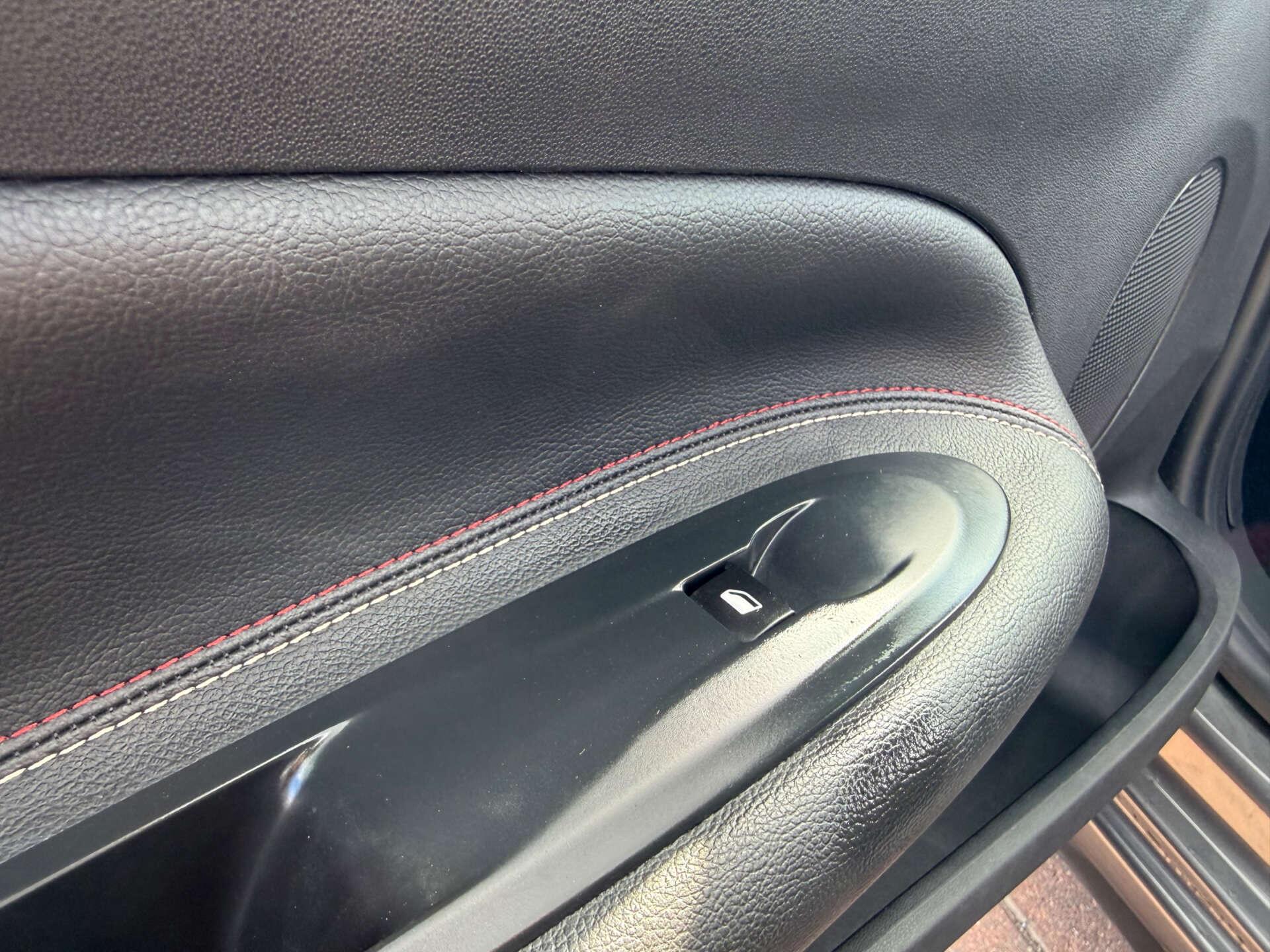 DS Automobiles DS 3 view 71