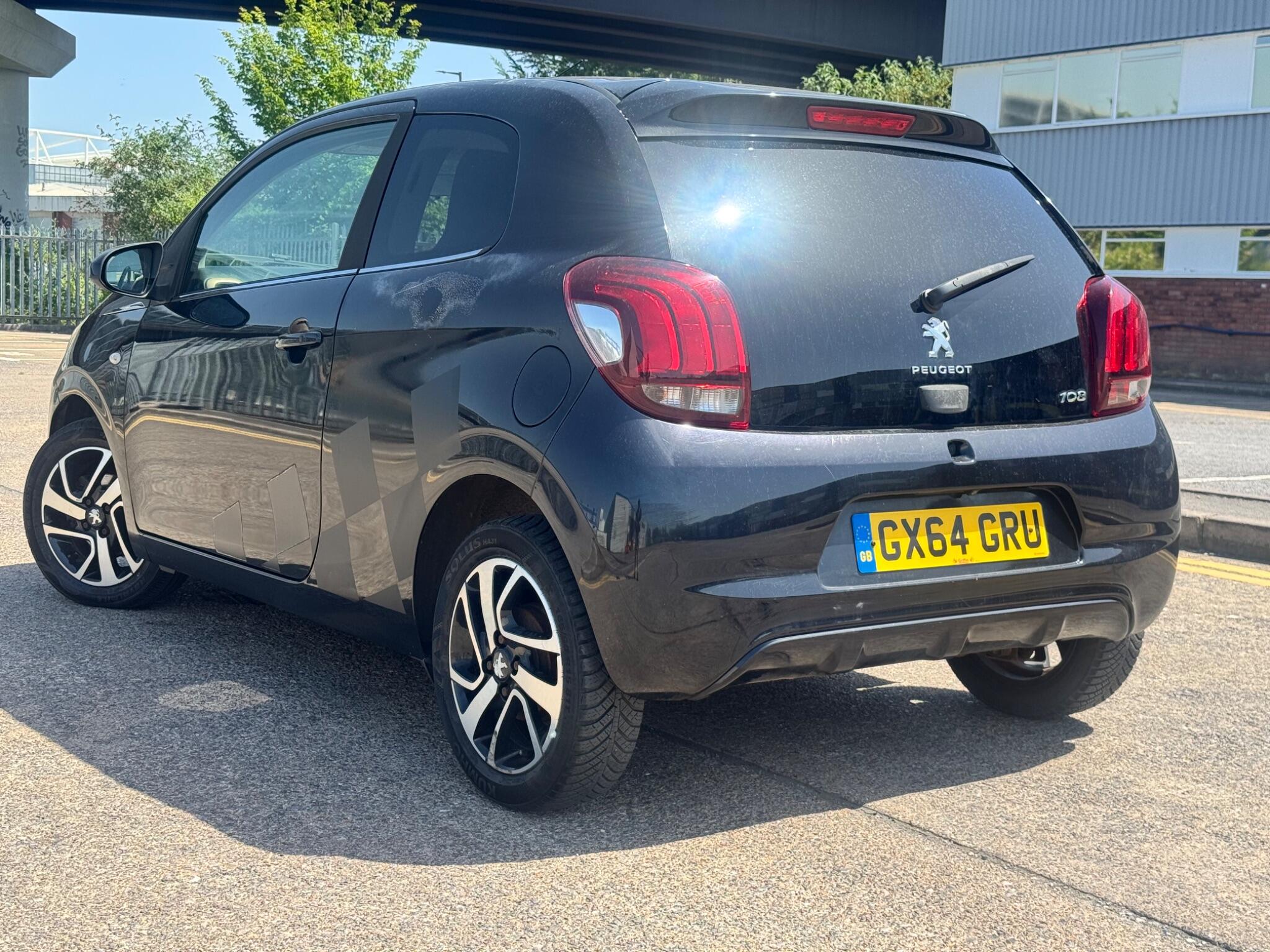 Peugeot 108 view 8