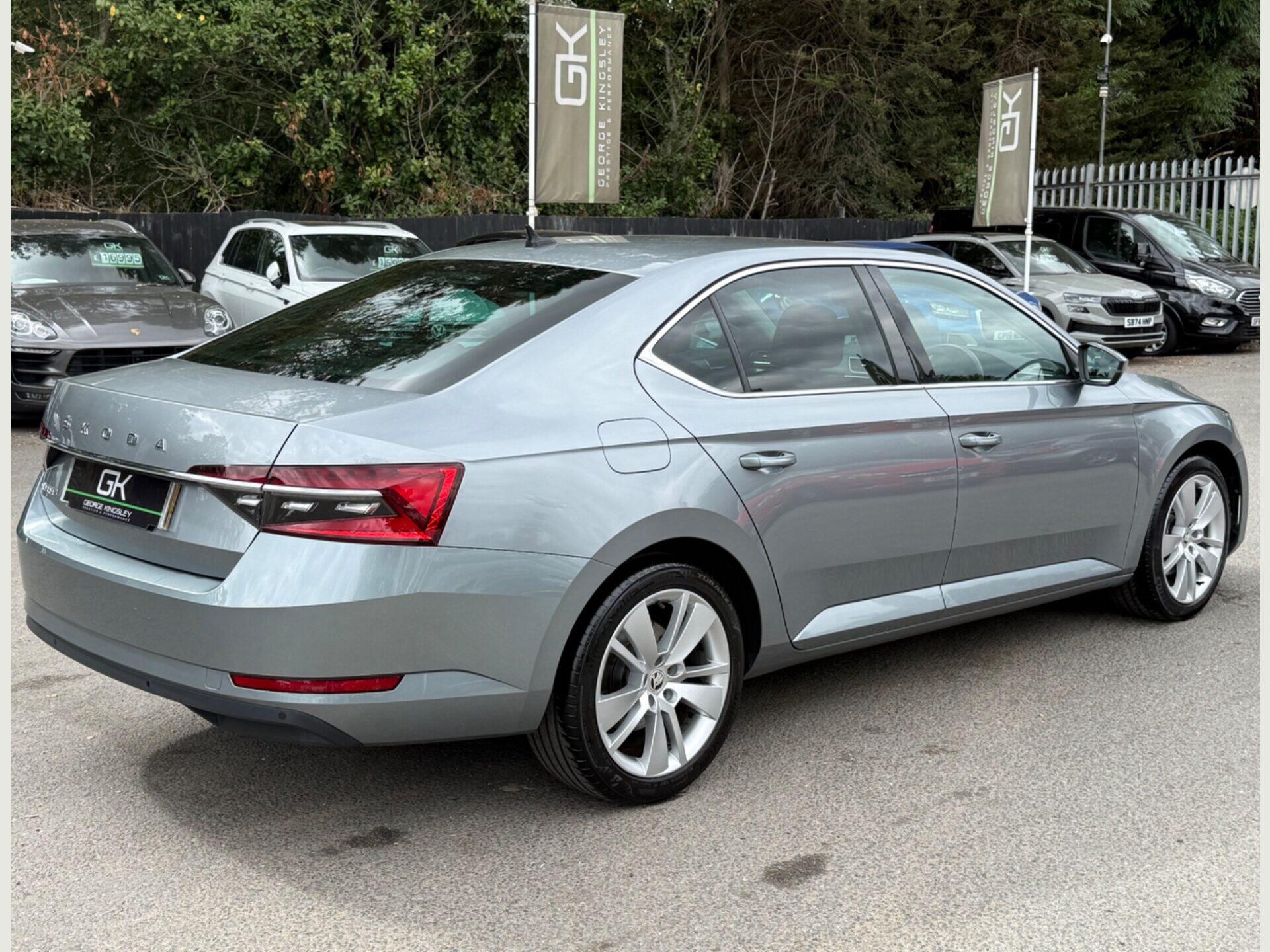 Skoda Superb view 6