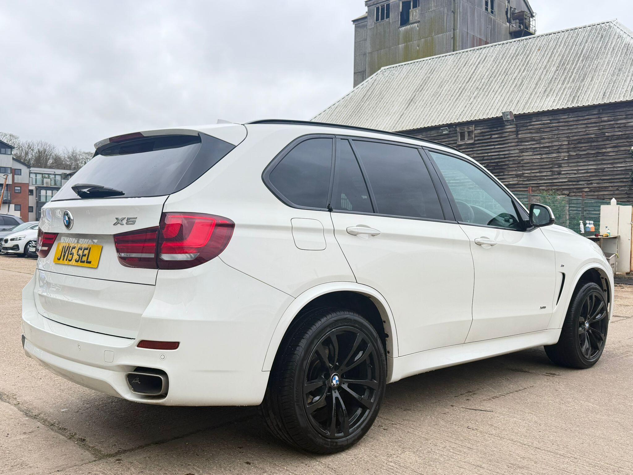 BMW X5 view 13