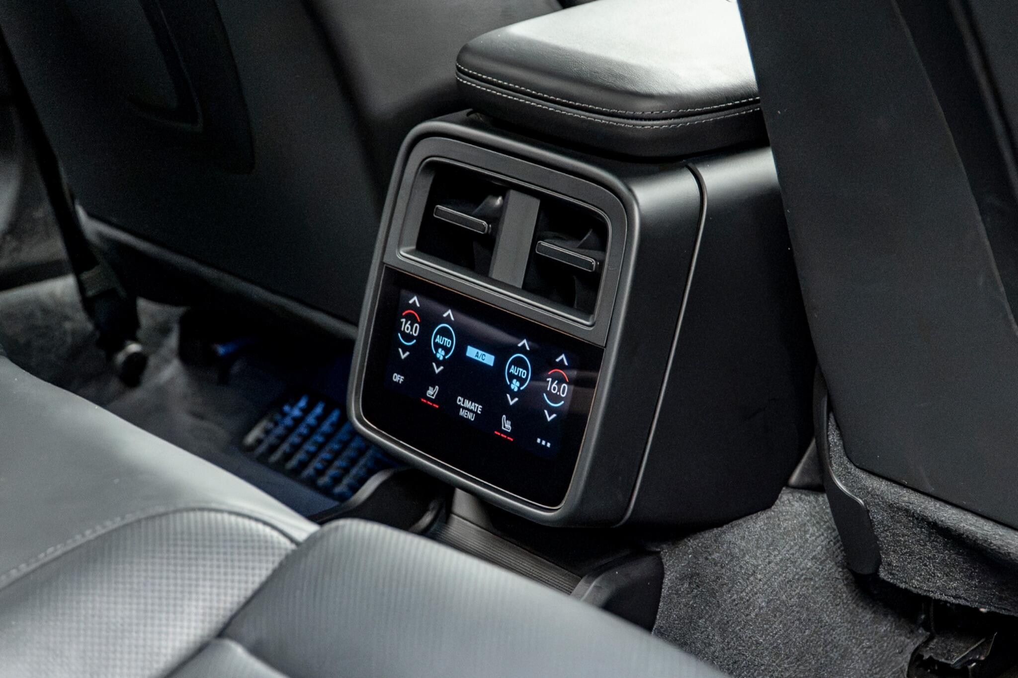 Porsche Taycan view 47
