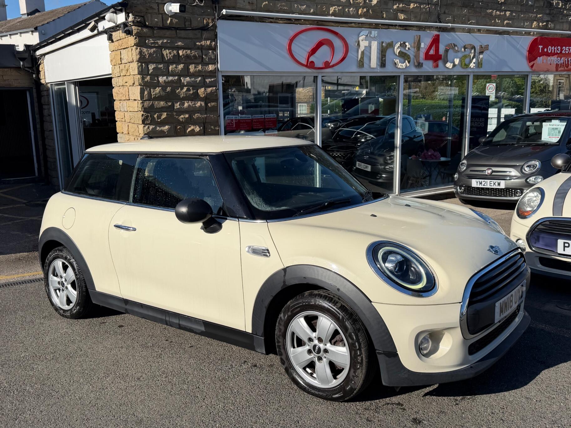 Mini Hatch view 5