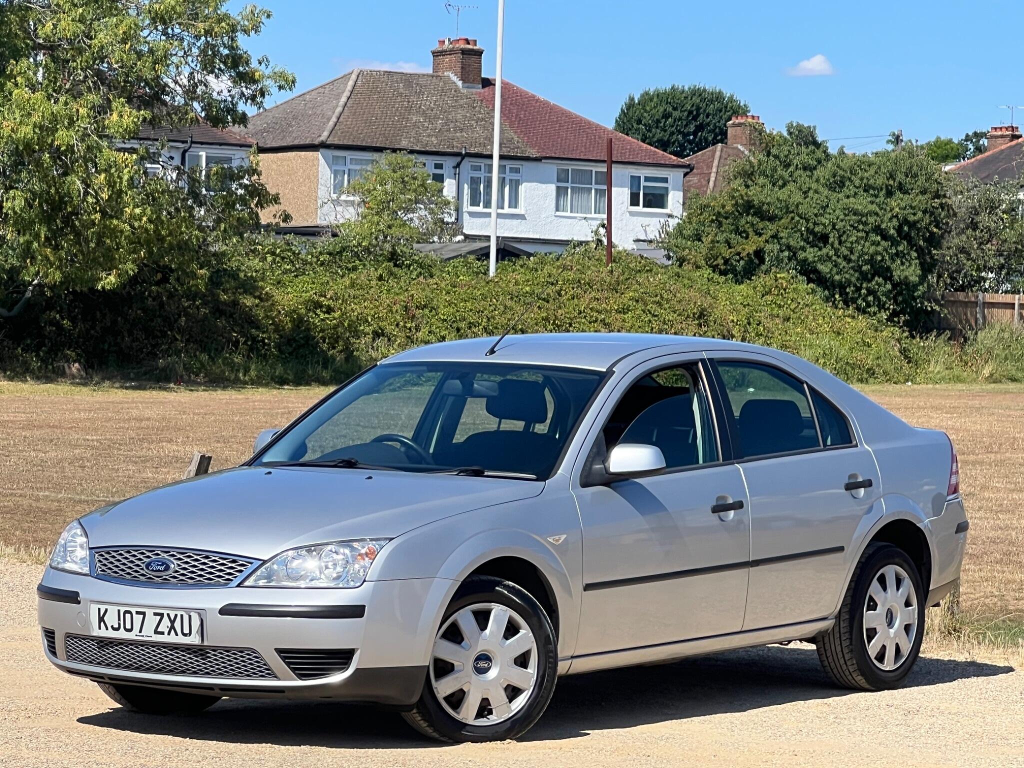 Ford Mondeo view 3
