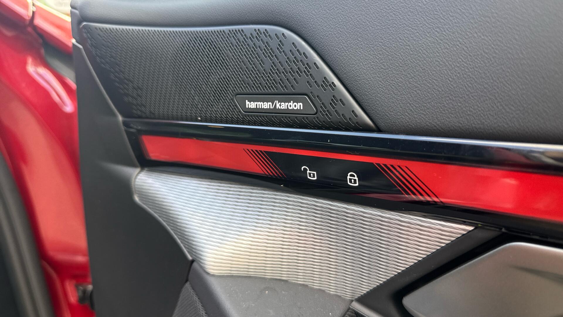 BMW i5 view 40