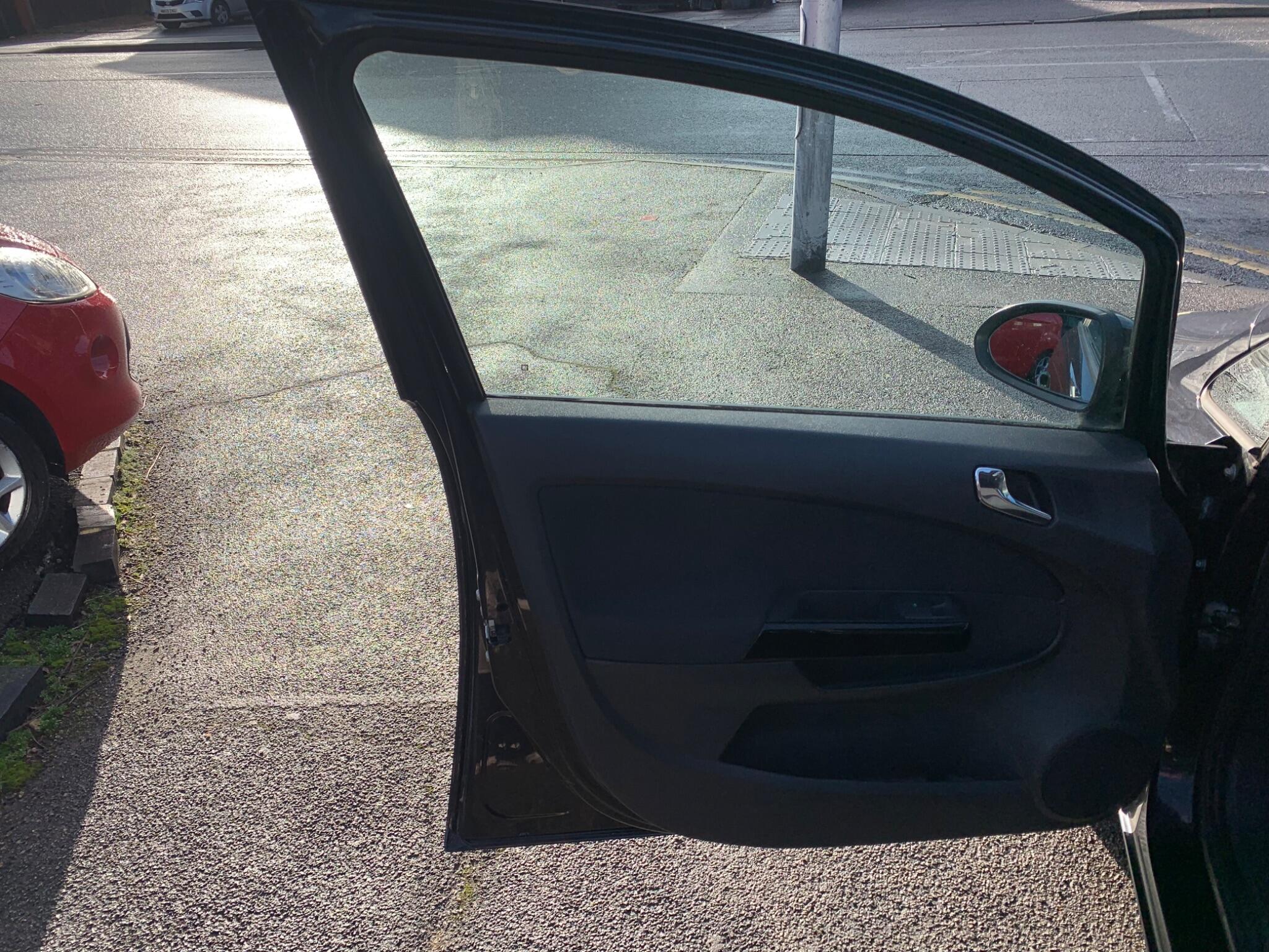 2009 Vauxhall Corsa image 38