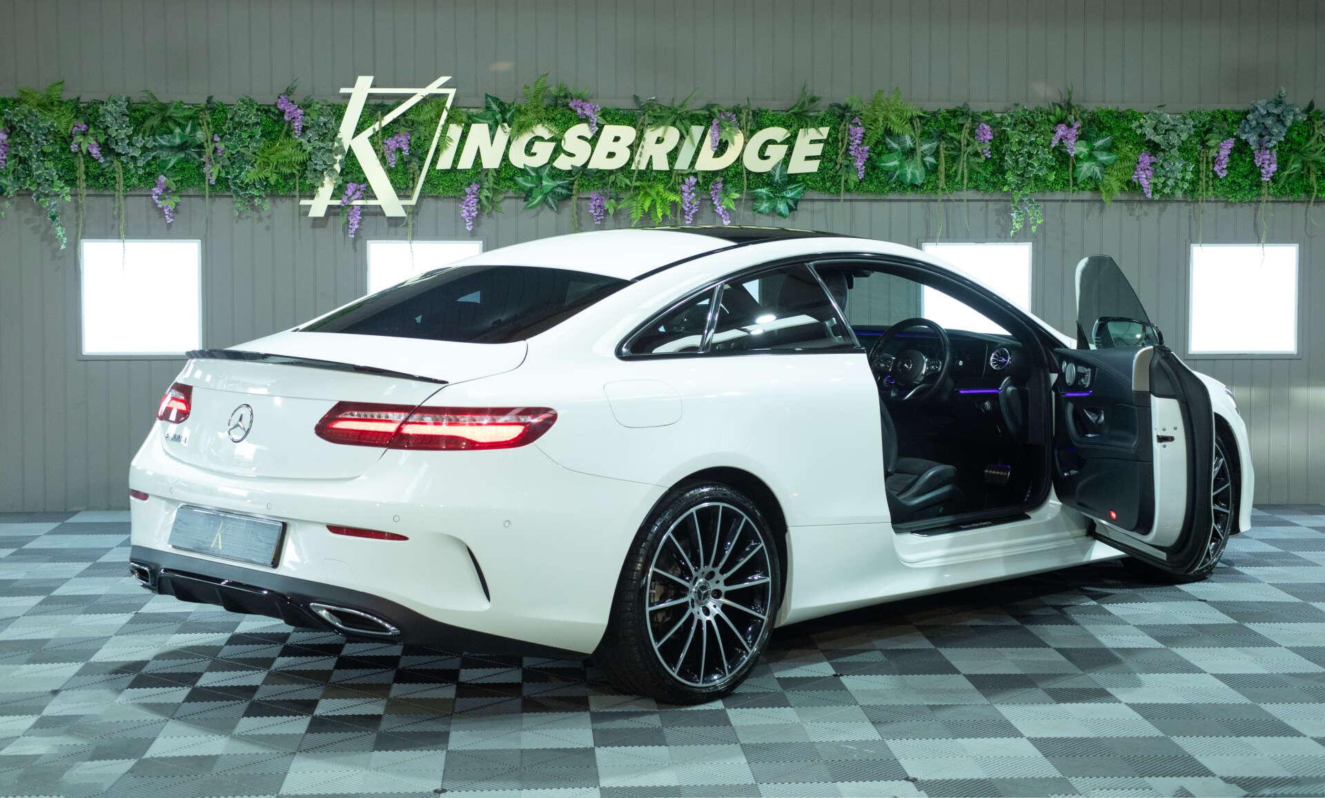 Mercedes-Benz E-Class view 34