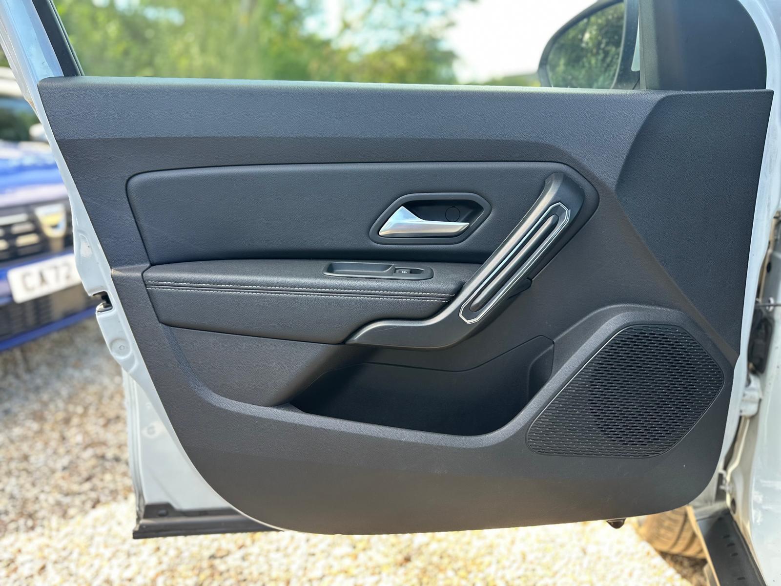 Dacia Duster view 59