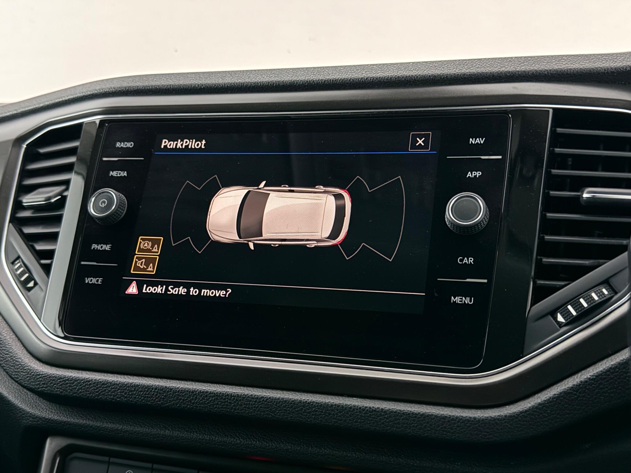 Volkswagen T-Roc view 22
