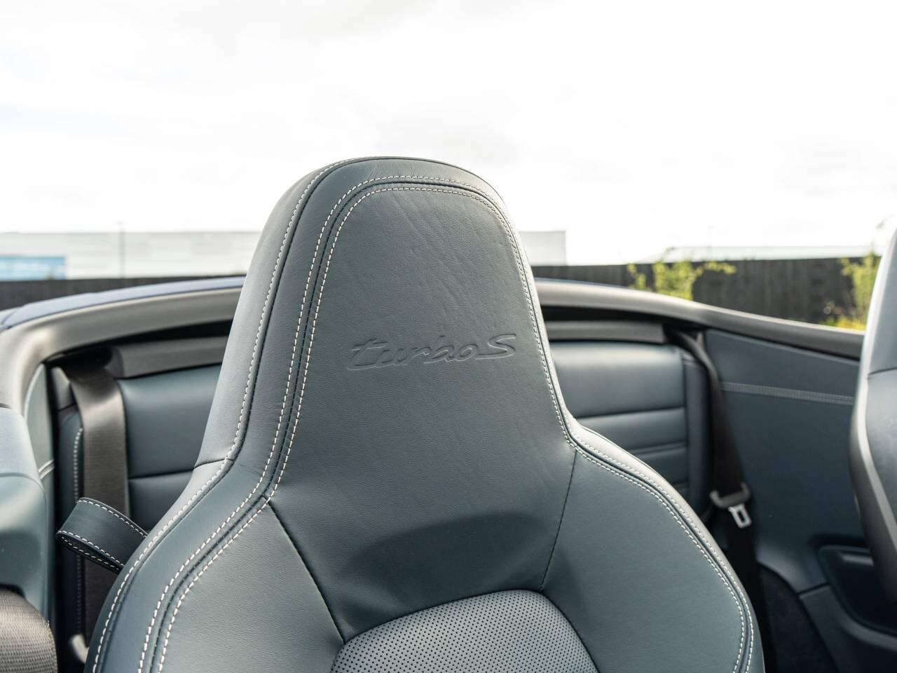 Porsche 911 view 48