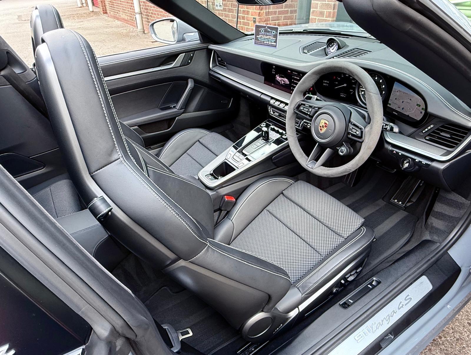 Porsche 911 view 87