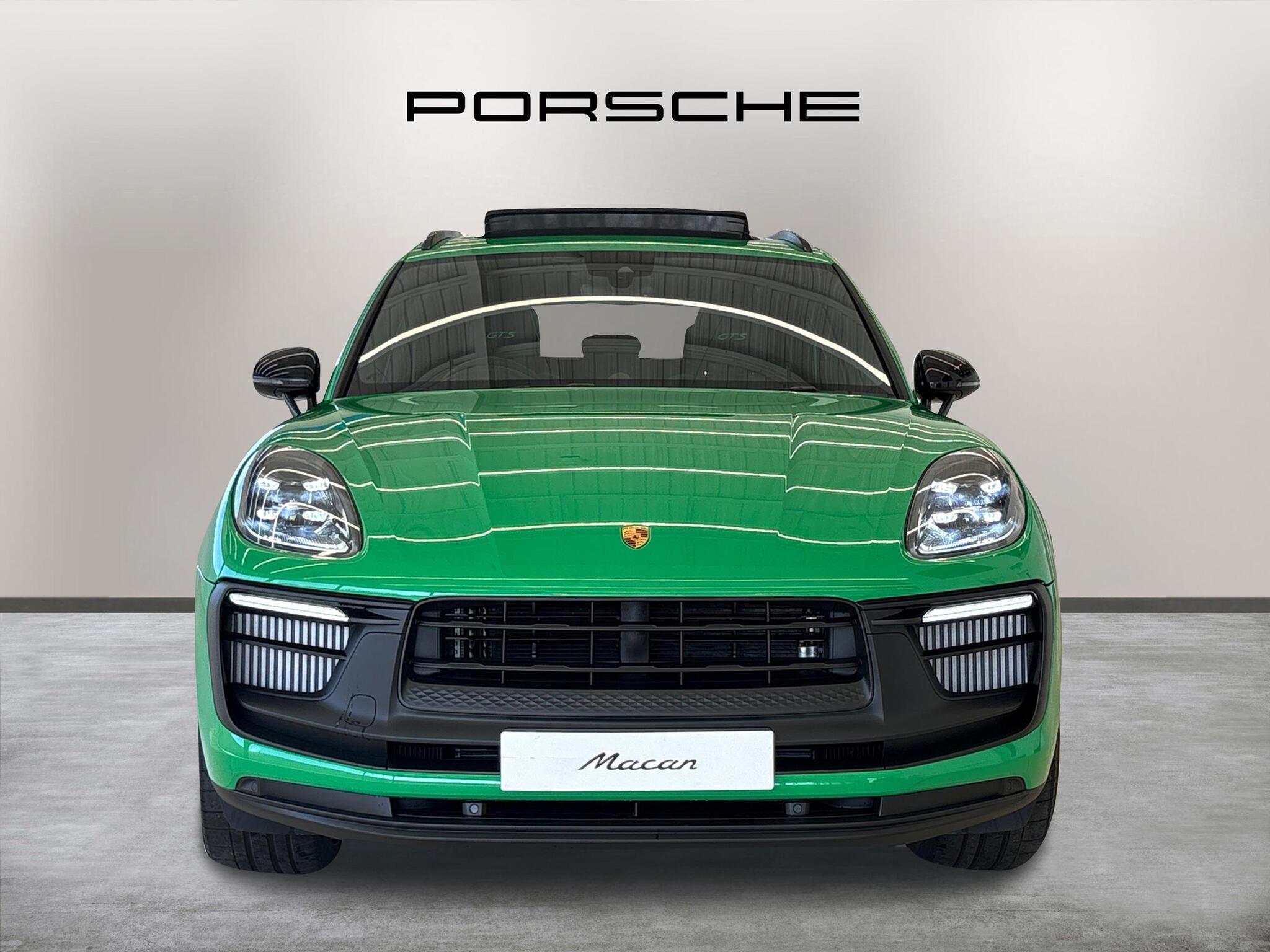 Porsche Macan view 2