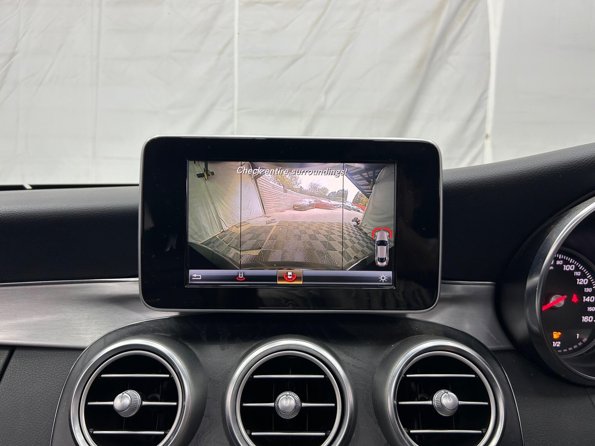 Mercedes-Benz C-Class view 35