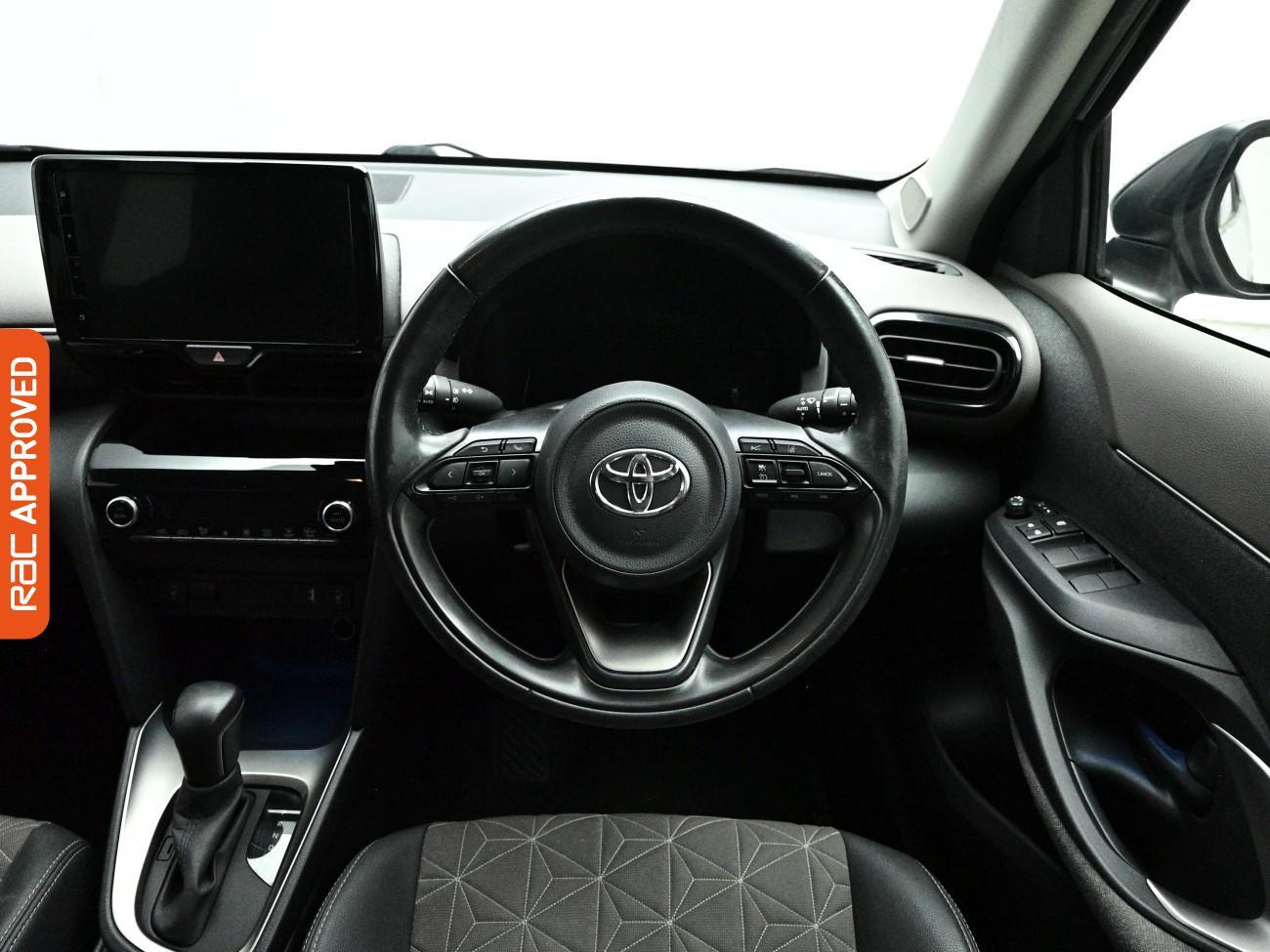 Toyota Yaris Cross view 9