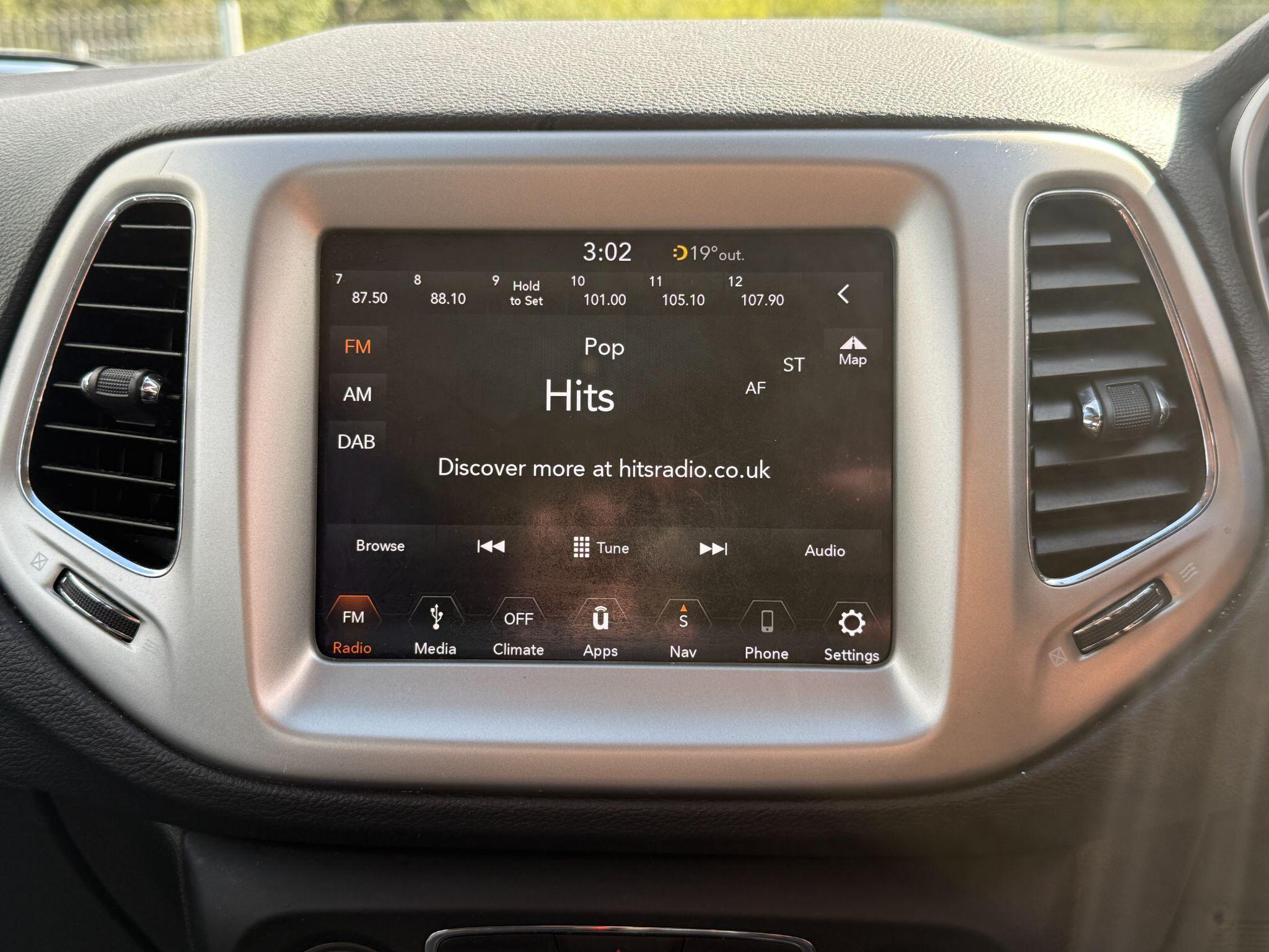 Jeep Compass view 21