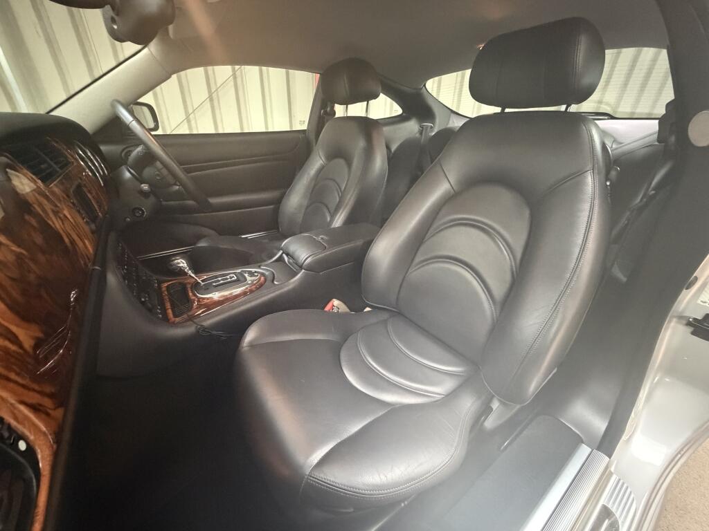 Jaguar XK8 view 17