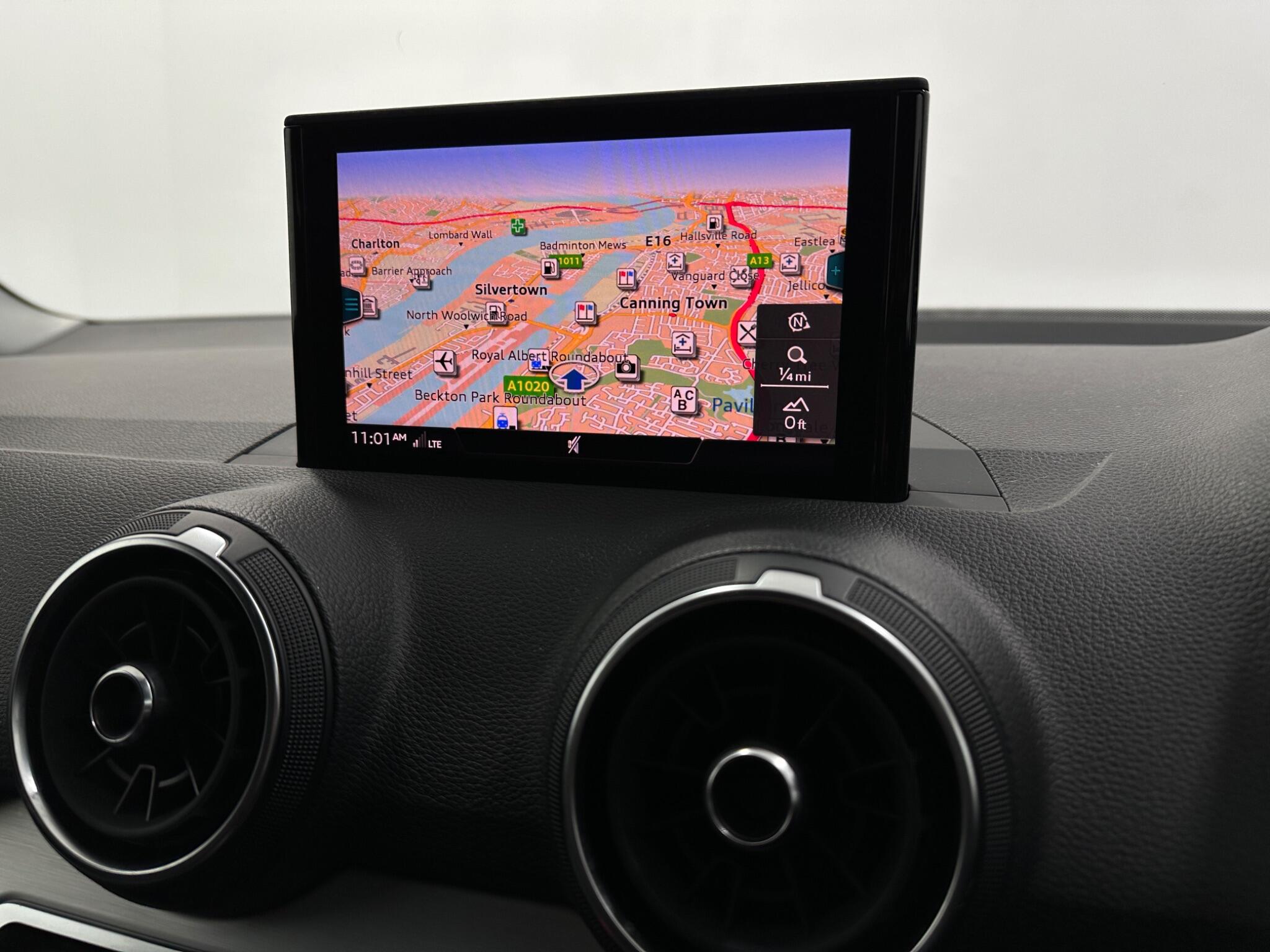 Audi Q2 view 23